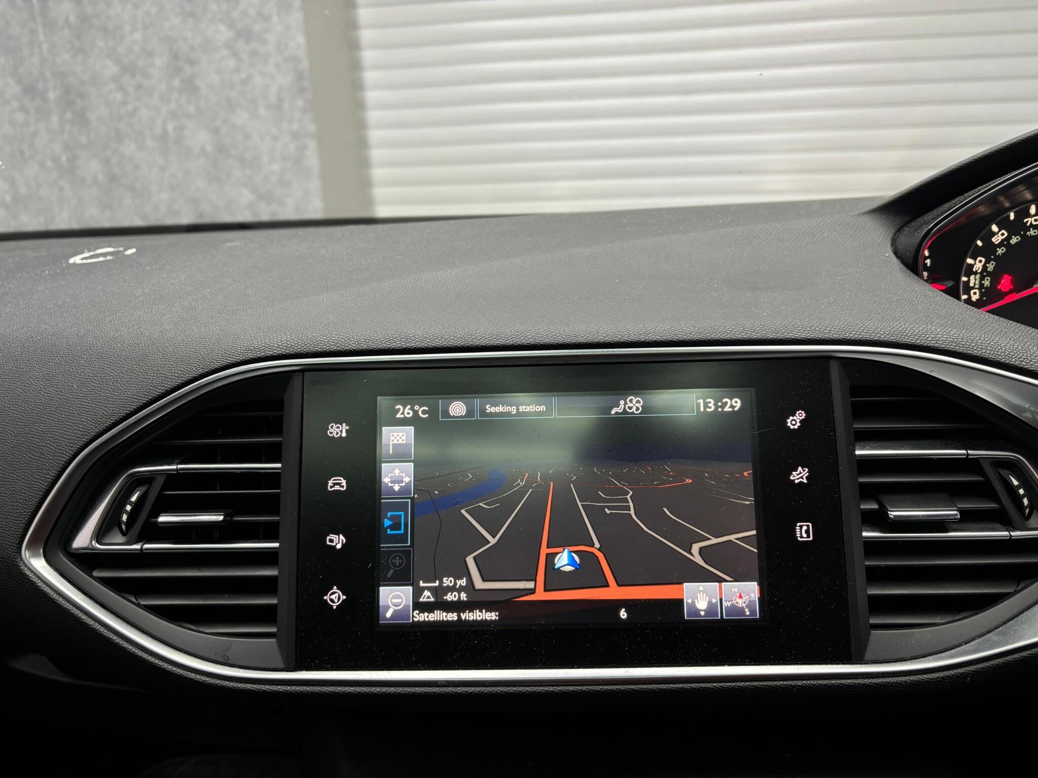 Peugeot 308 view 16