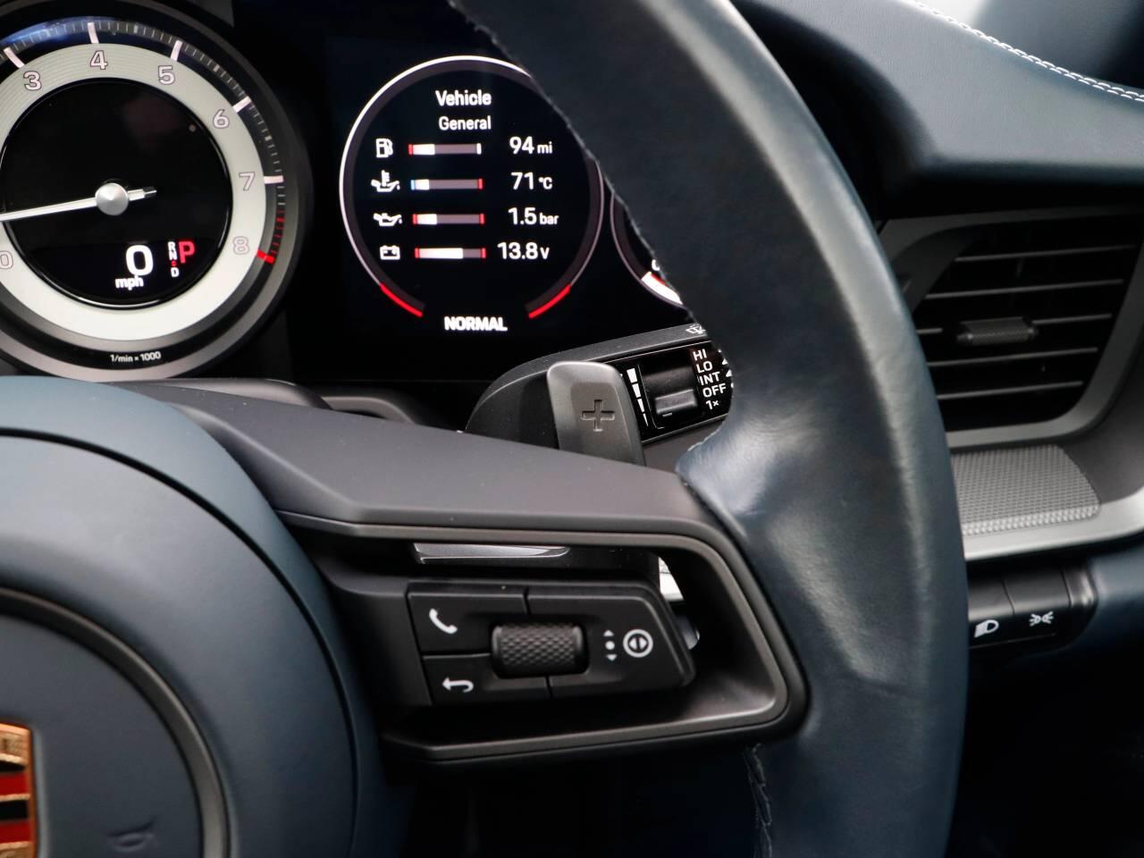 Porsche 911 view 16