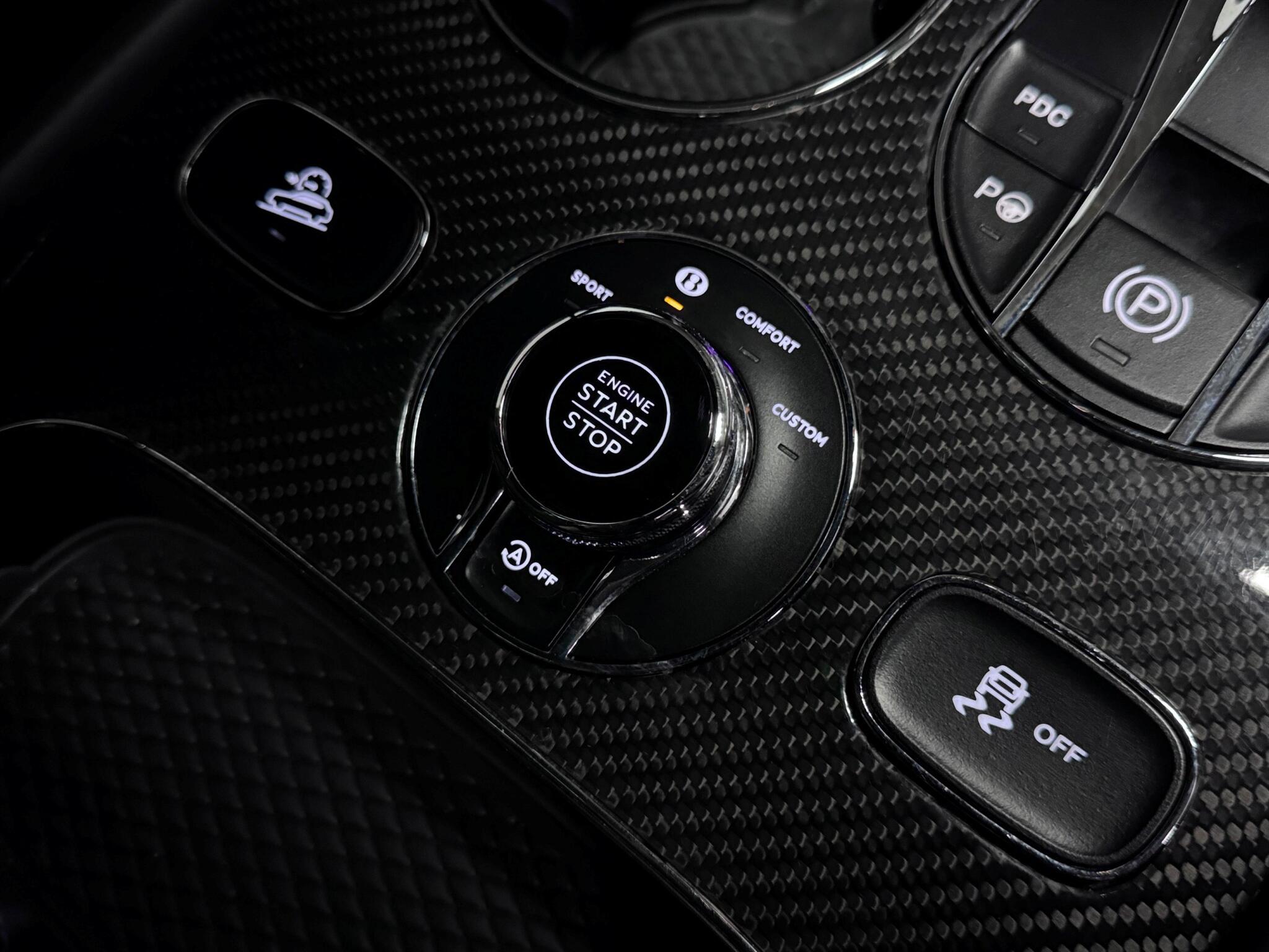 Bentley Bentayga view 50