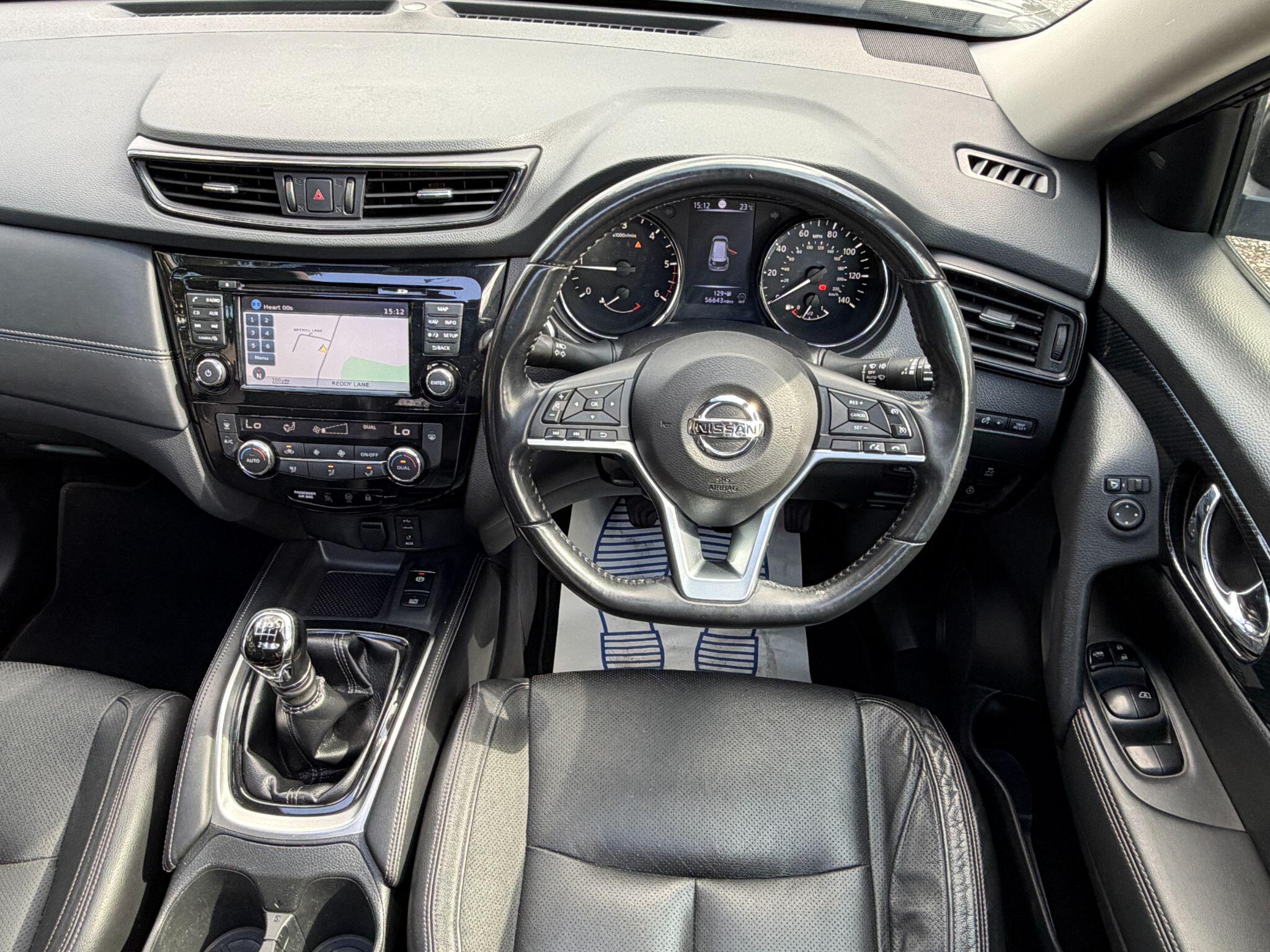 Nissan X-Trail view 2
