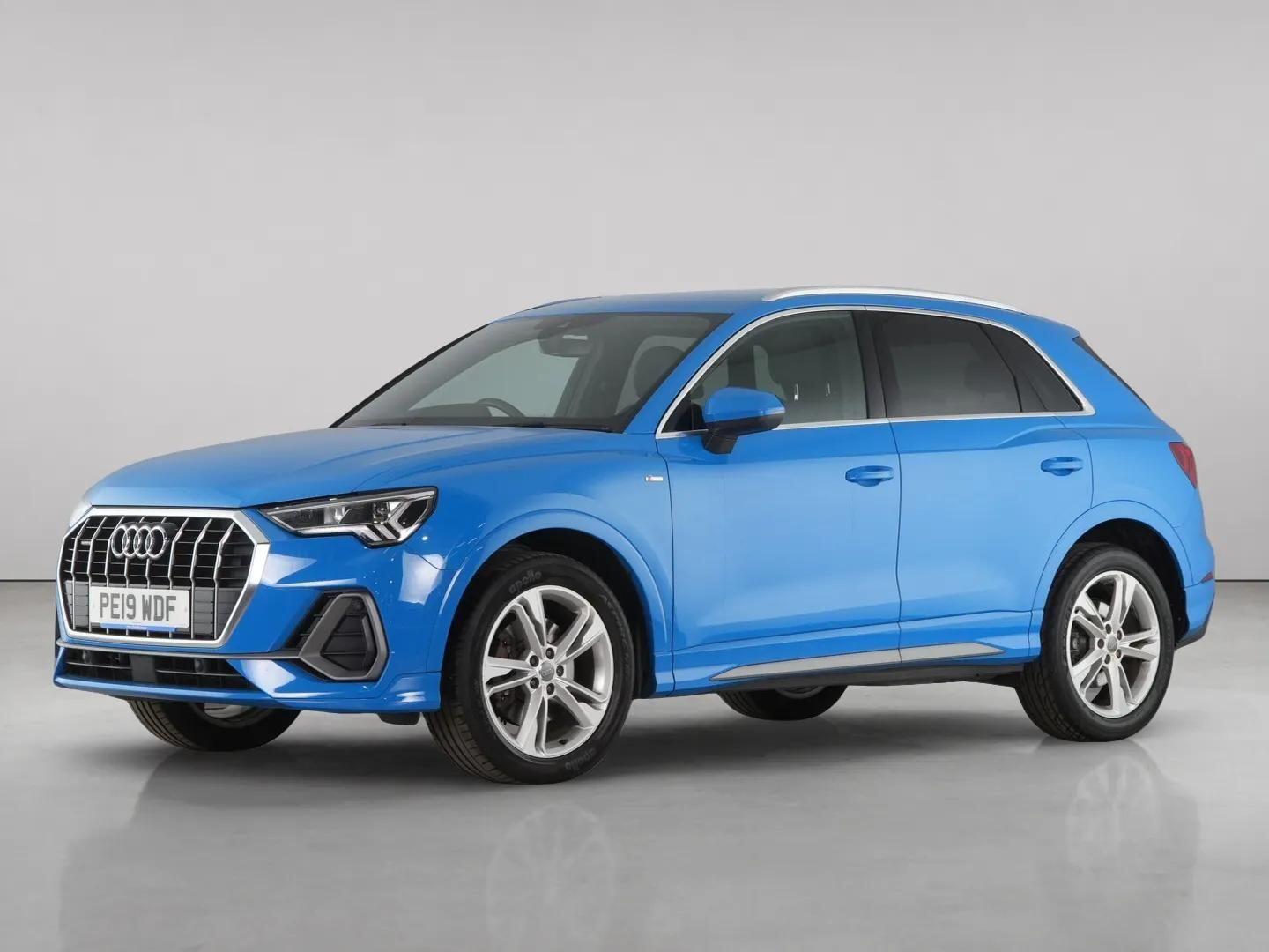 Audi Q3 view 2
