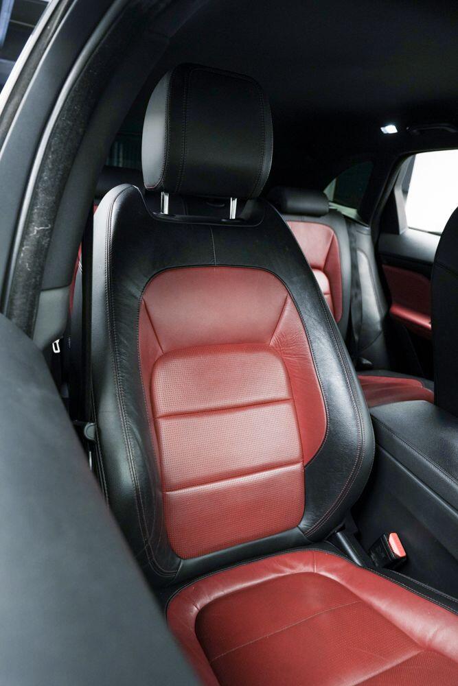 Jaguar F-Pace view 10