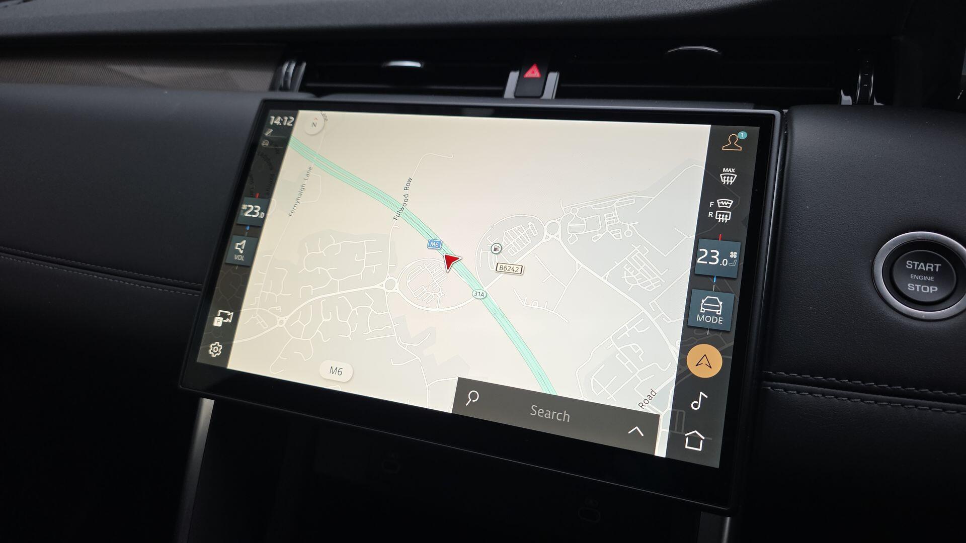 Land Rover Discovery Sport view 11
