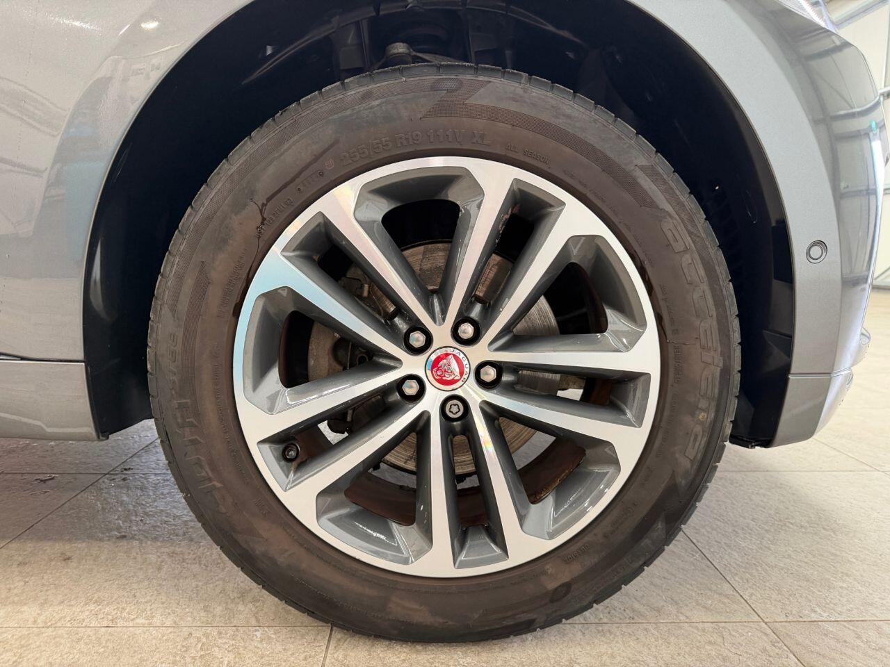 Jaguar F-Pace view 6