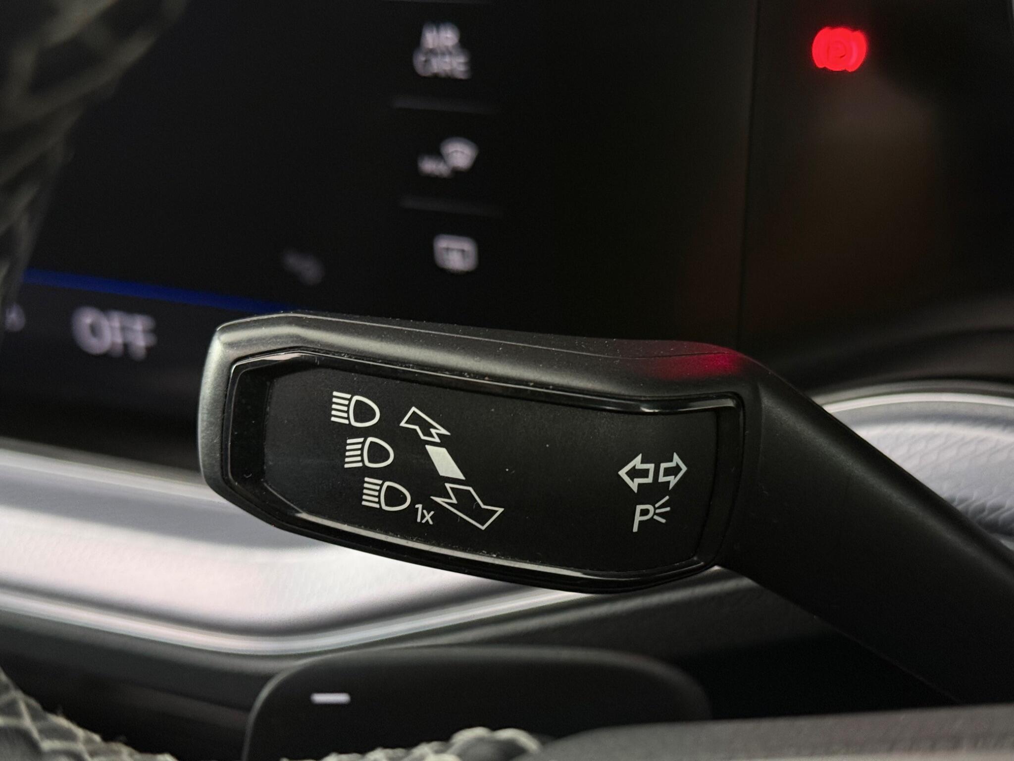 Volkswagen Touareg view 17