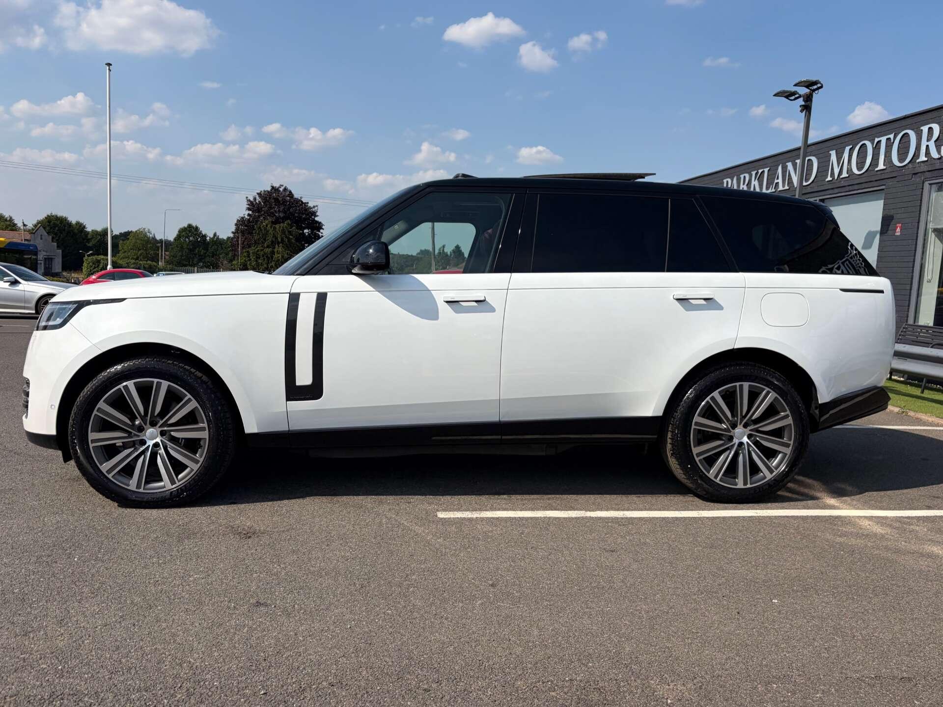 Land Rover Range Rover view 5