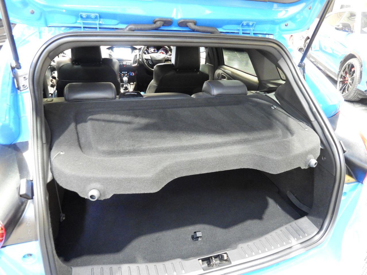 Ford Focus view 44