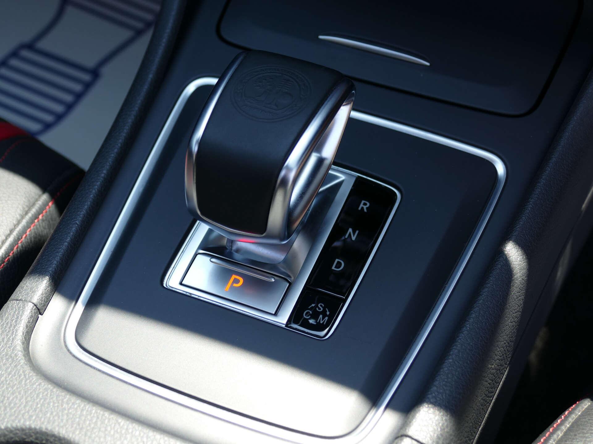 Mercedes-Benz Gla view 36