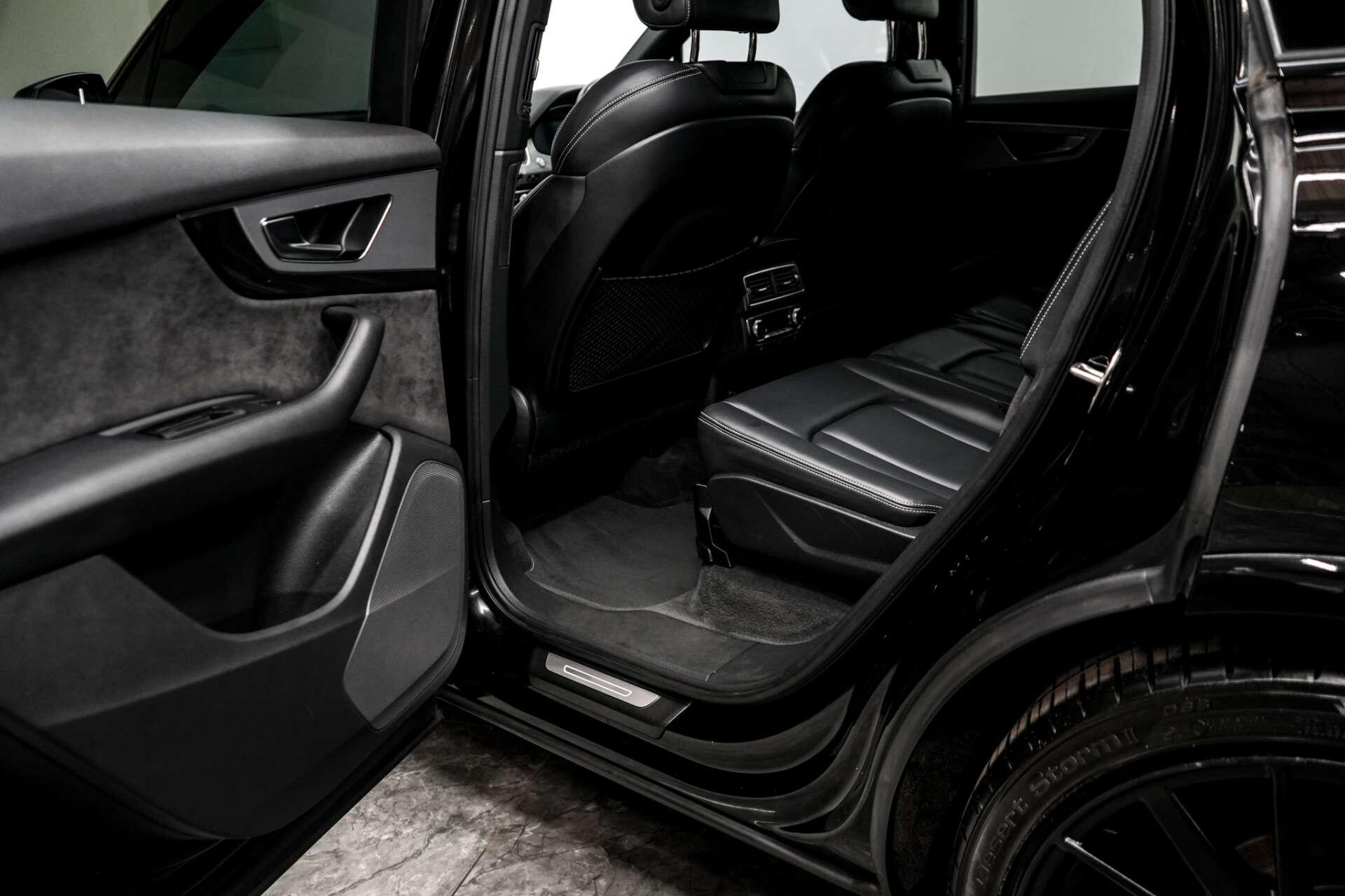 Audi SQ7 view 24