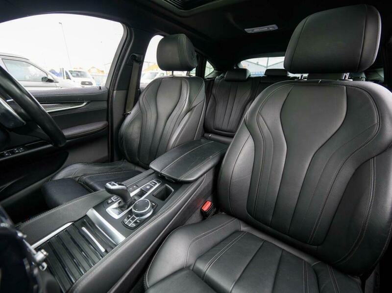 BMW X6 view 18