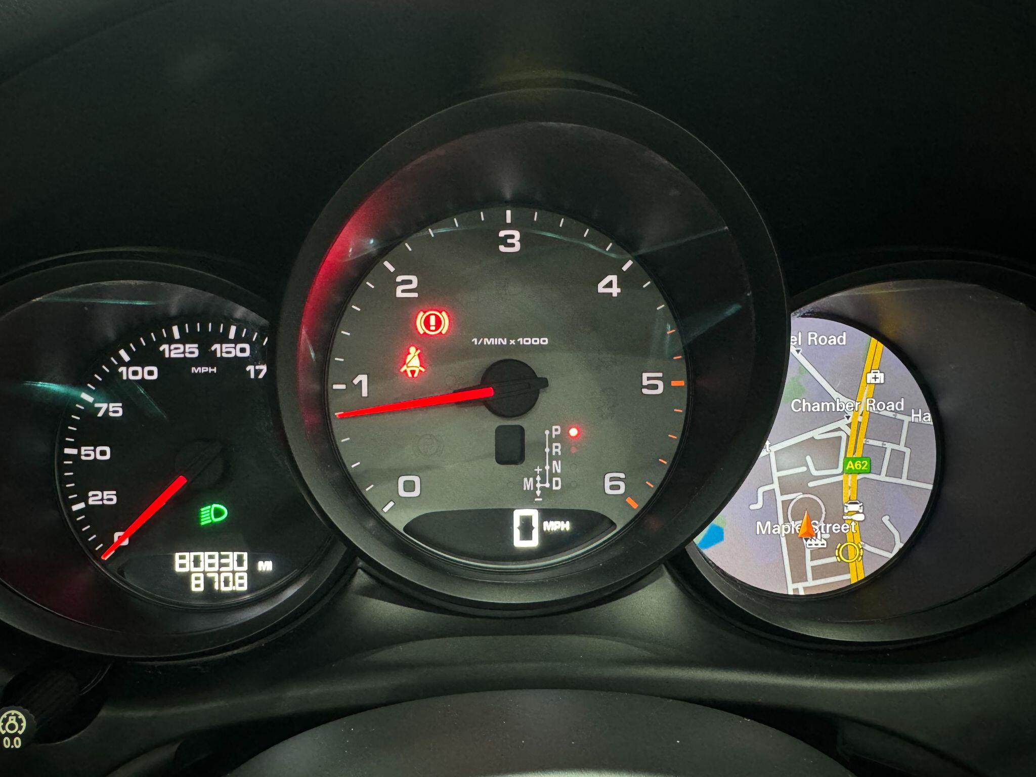 Porsche Macan view 31