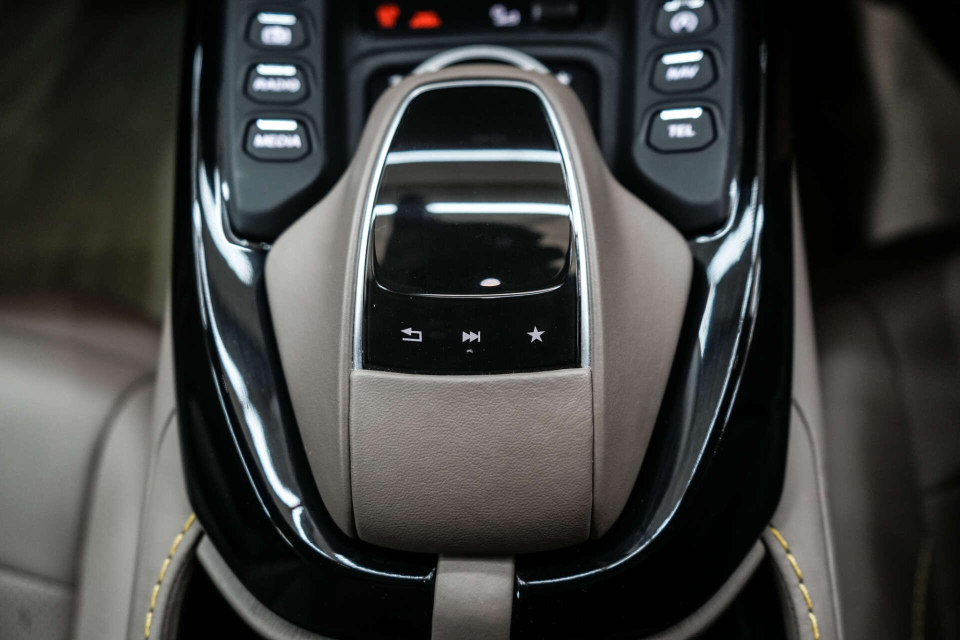 Aston Martin Vantage view 26