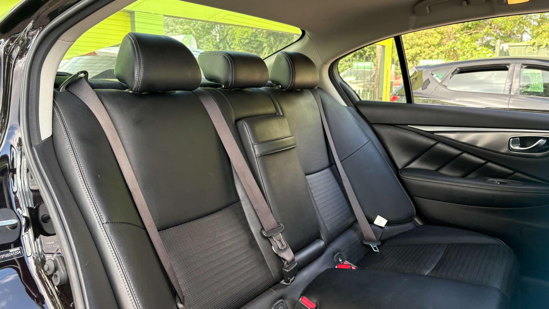 Infiniti Q50 view 10