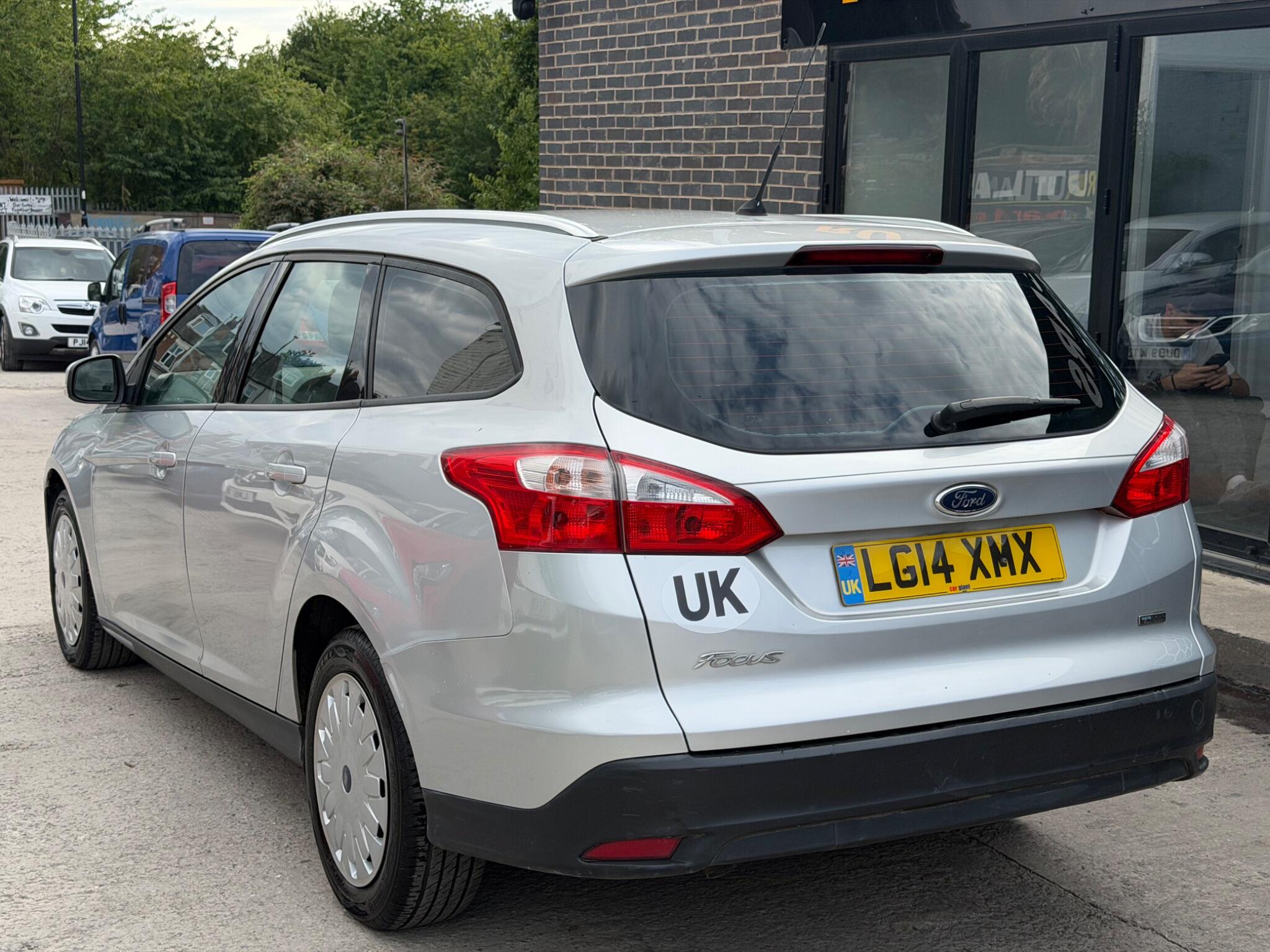 Ford Focus view 6