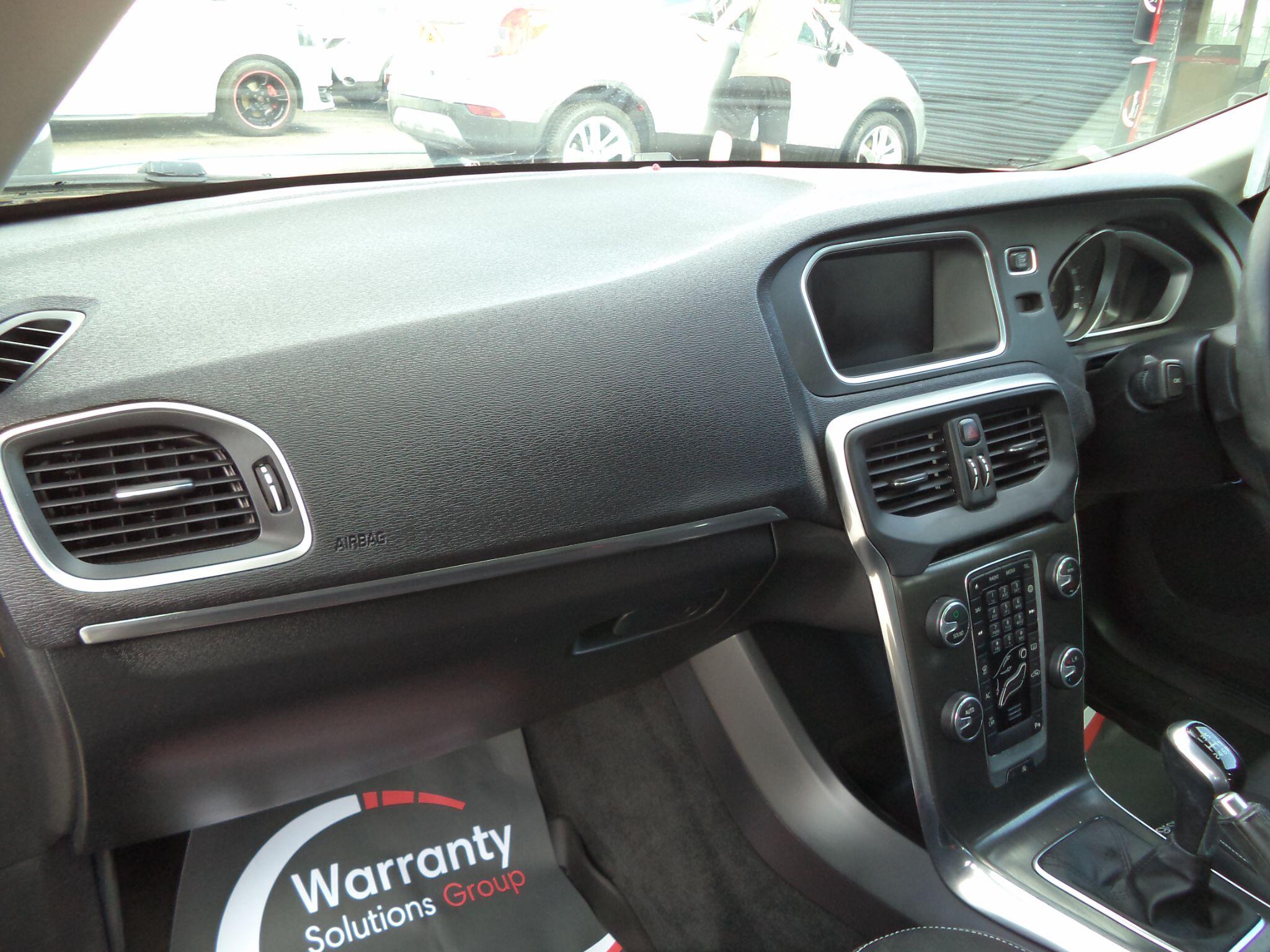 Volvo V40 view 32
