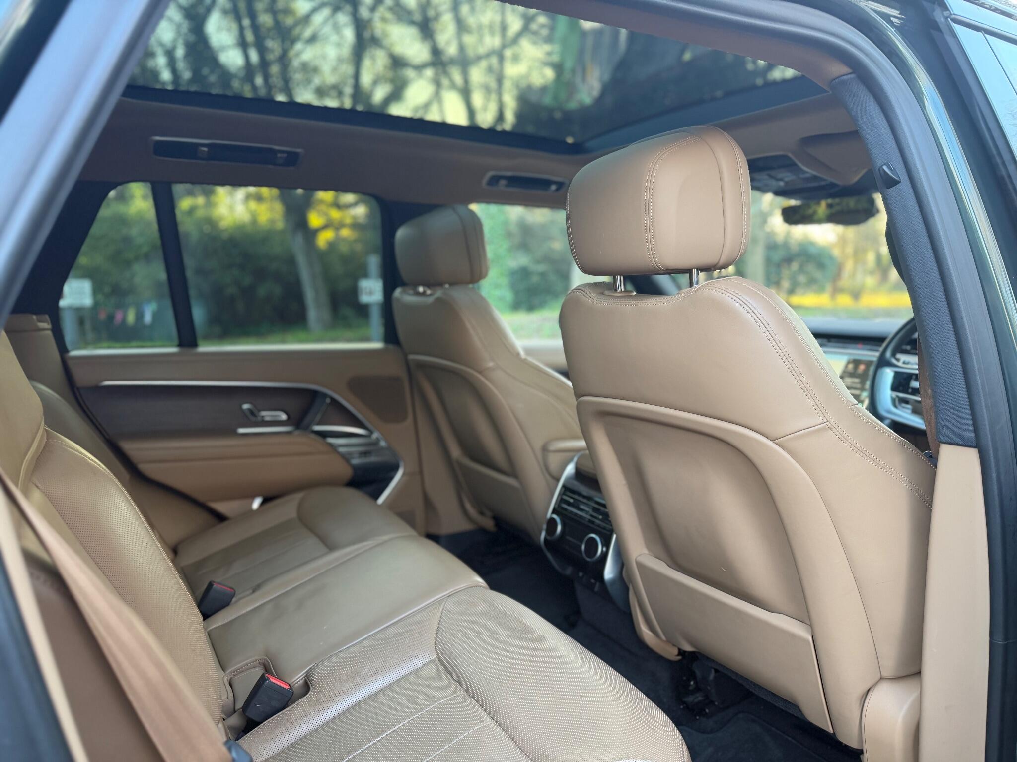 Land Rover Range Rover view 15