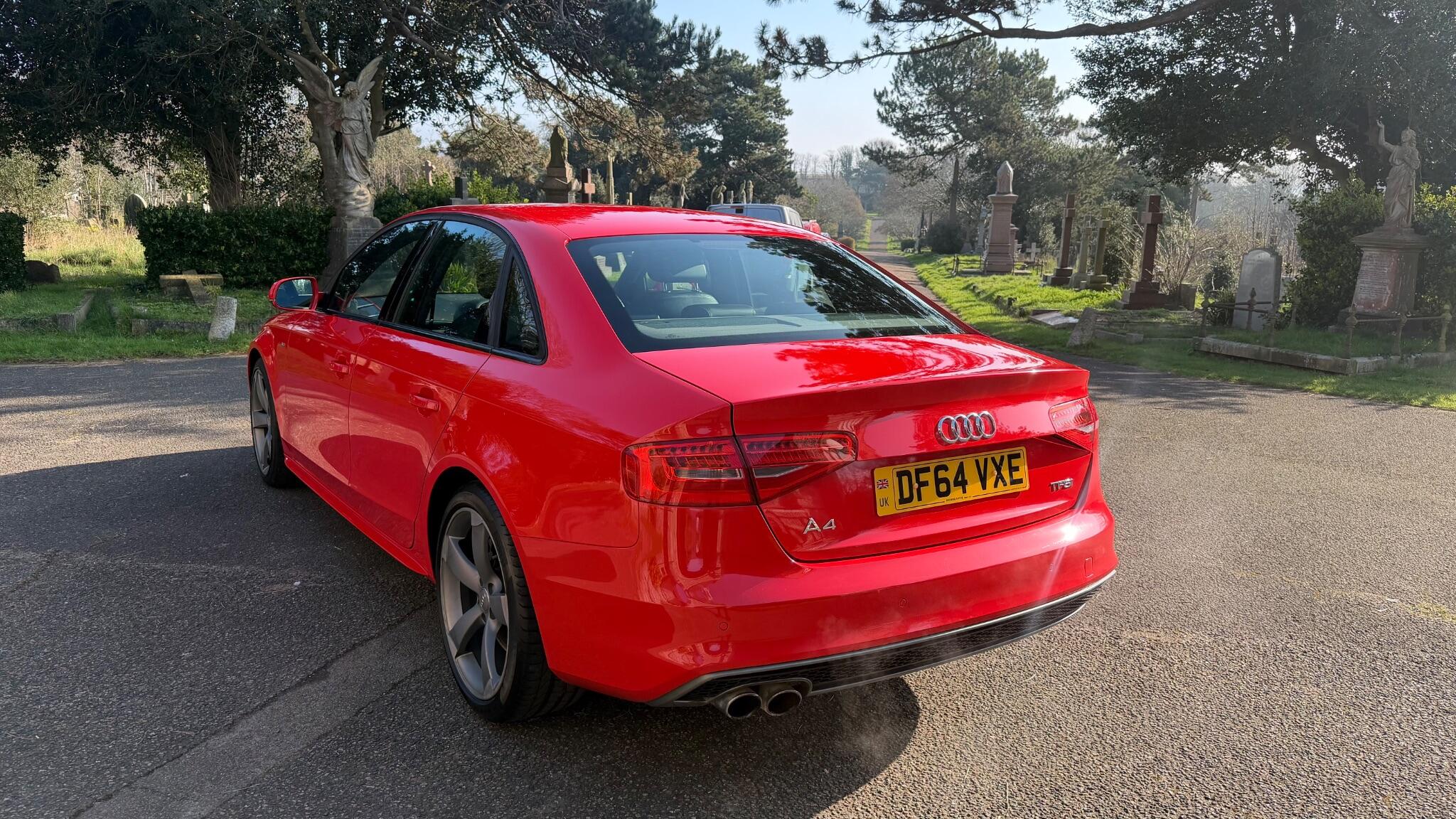 Audi A4 view 4