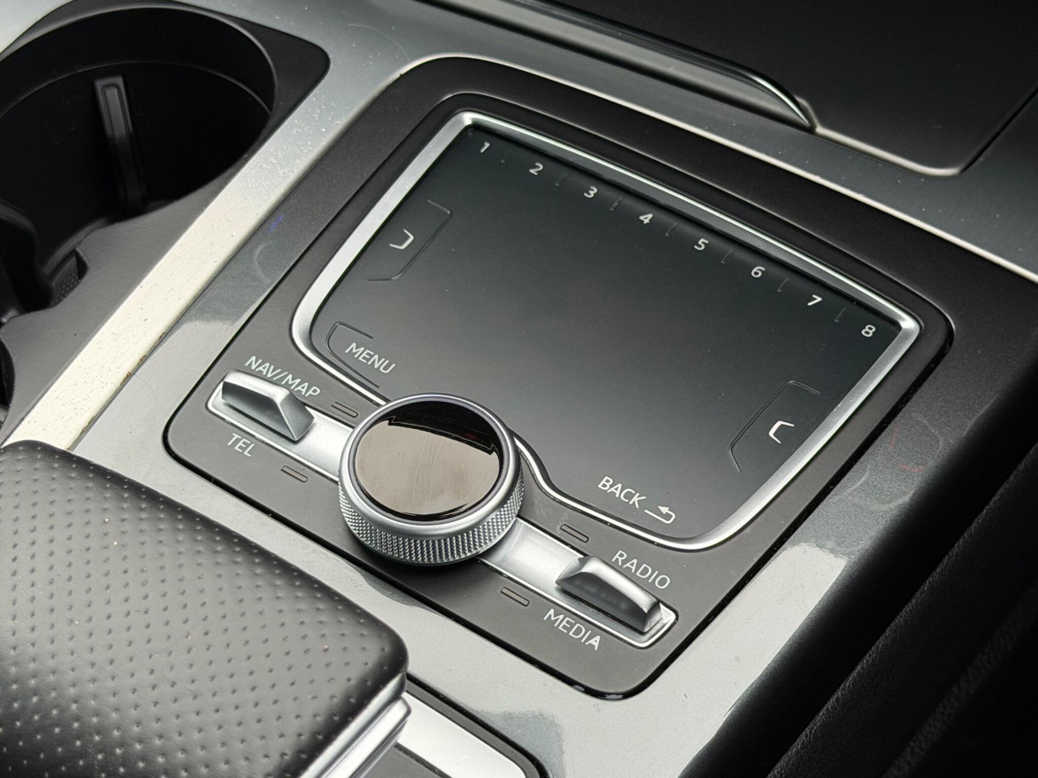 Audi Q7 view 42