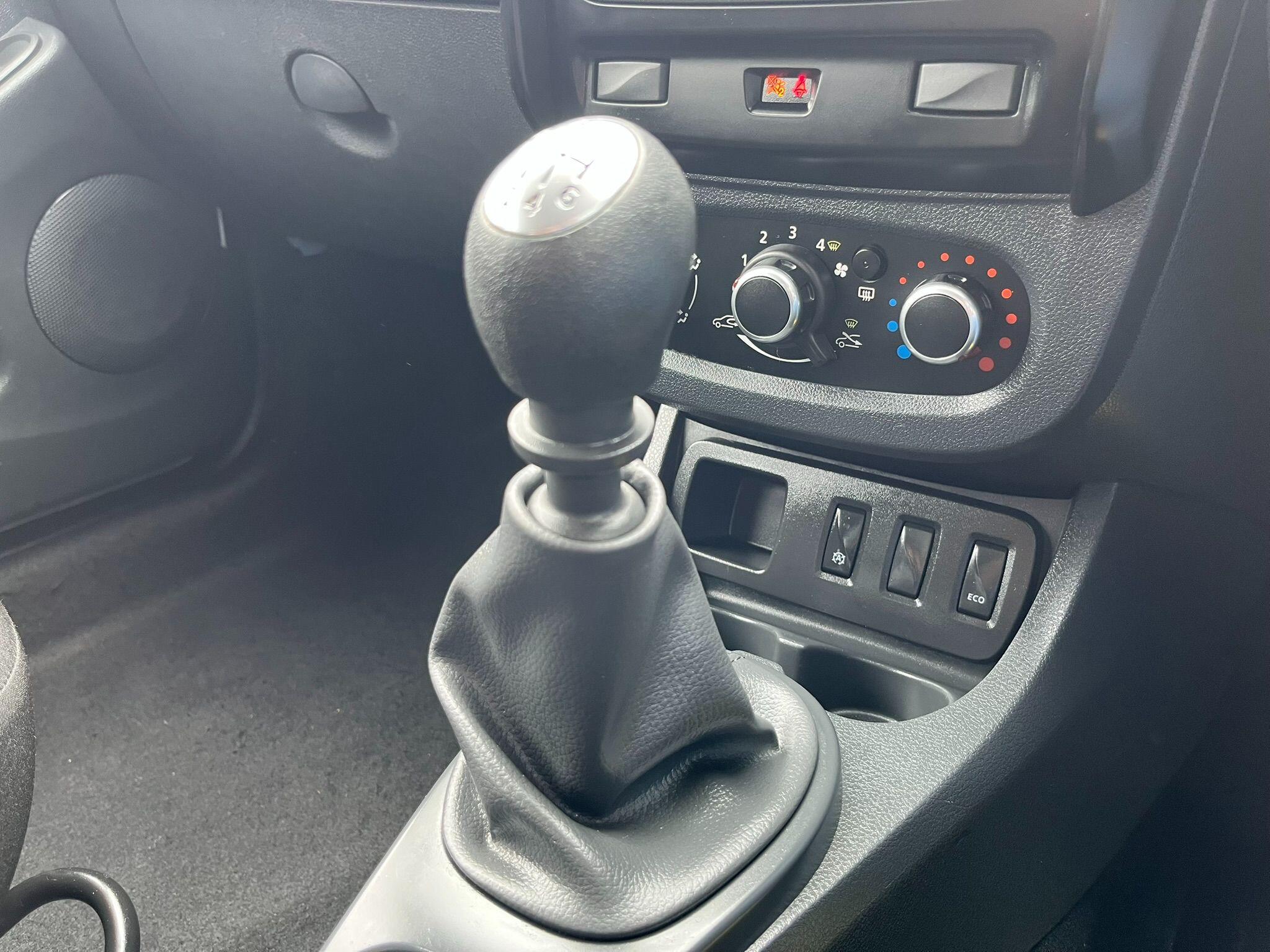 Dacia Duster view 23