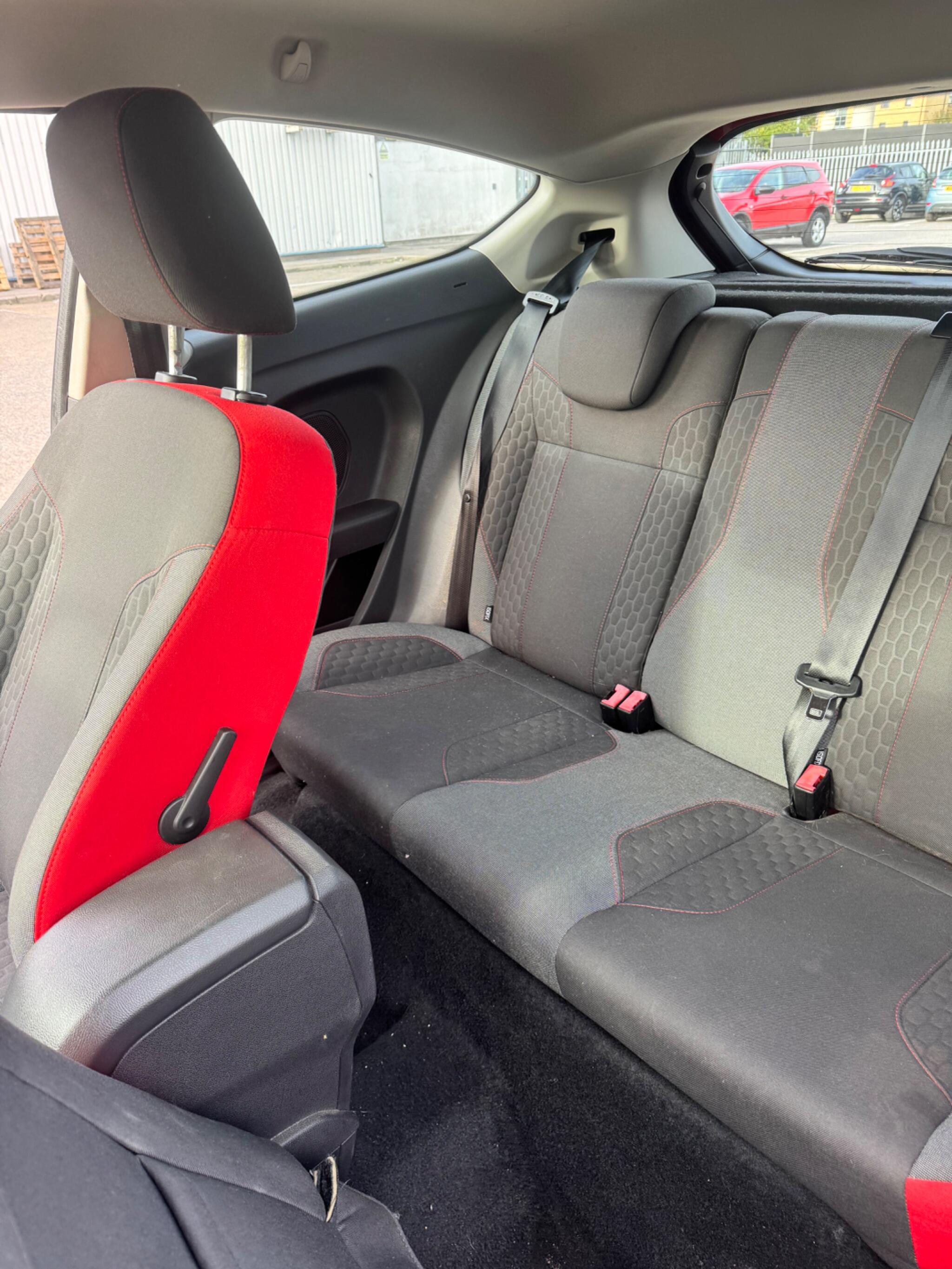 Ford Fiesta view 25