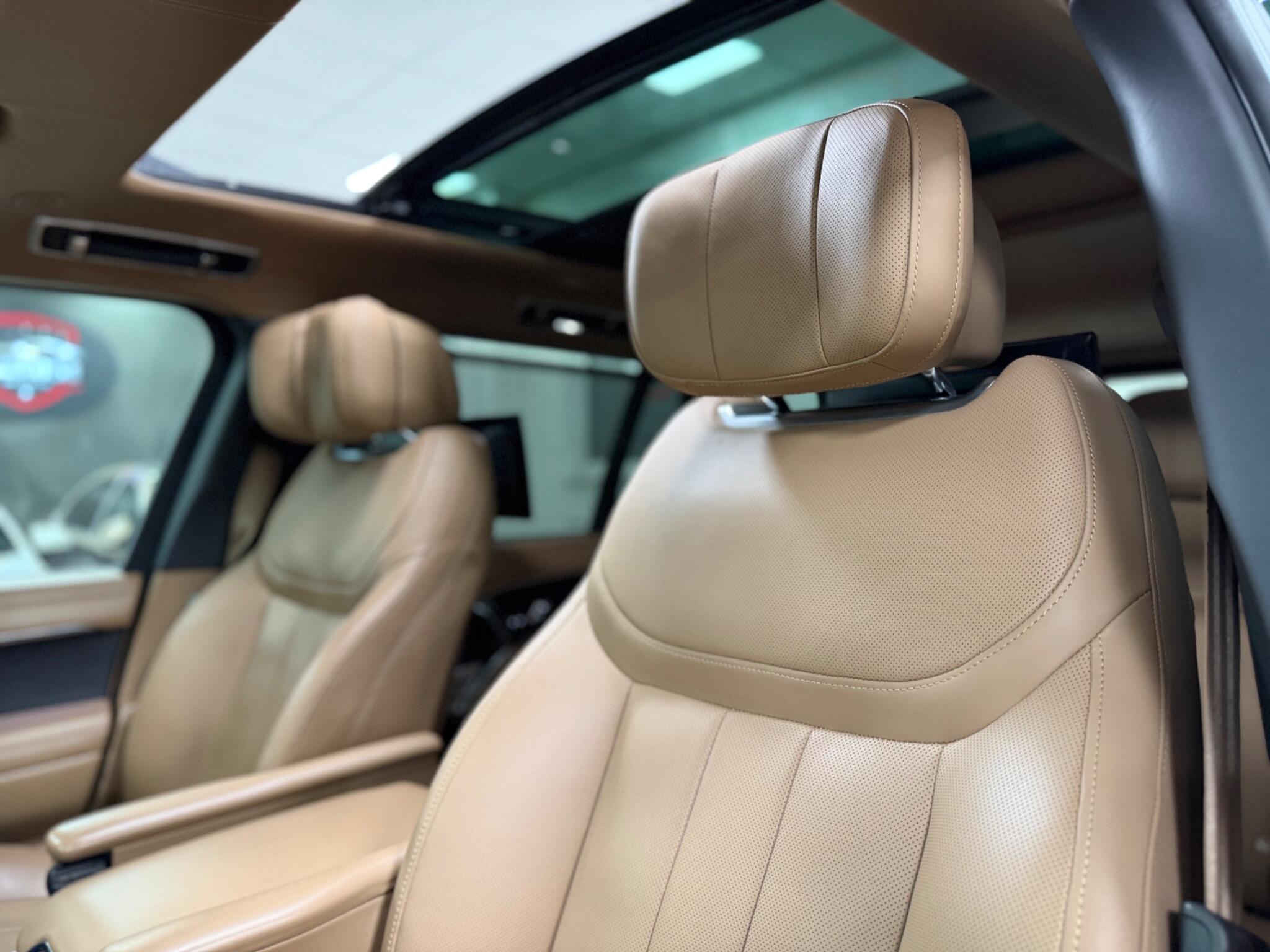 Land Rover Range Rover view 44