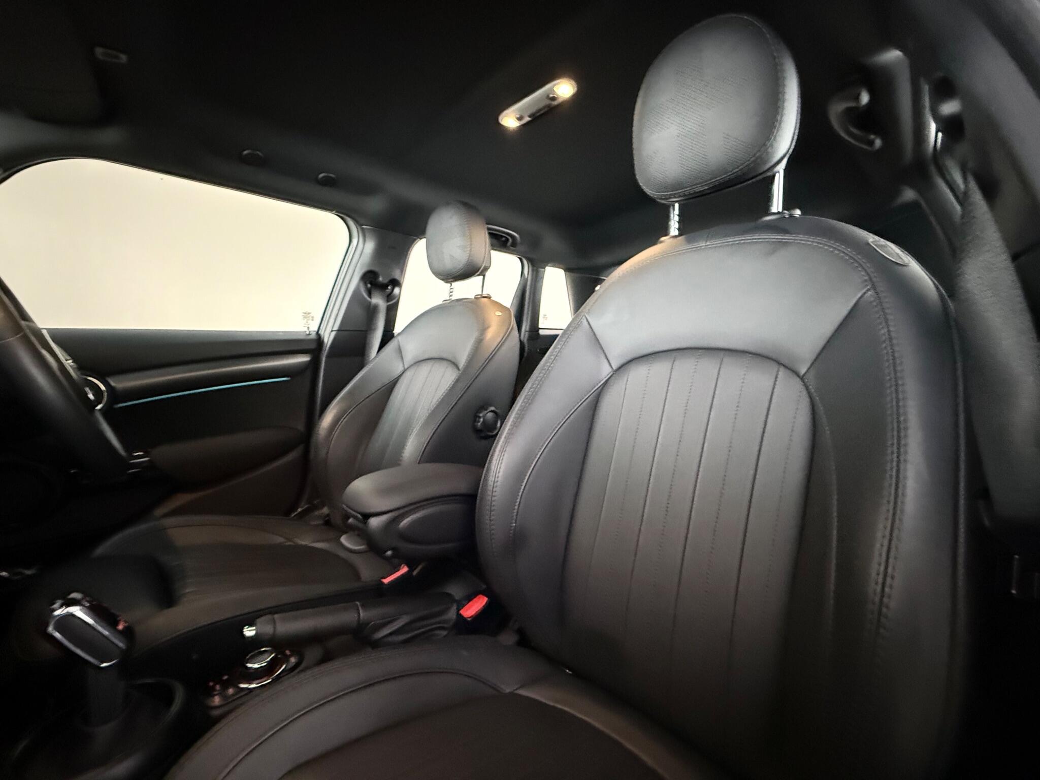 Mini Hatch view 28
