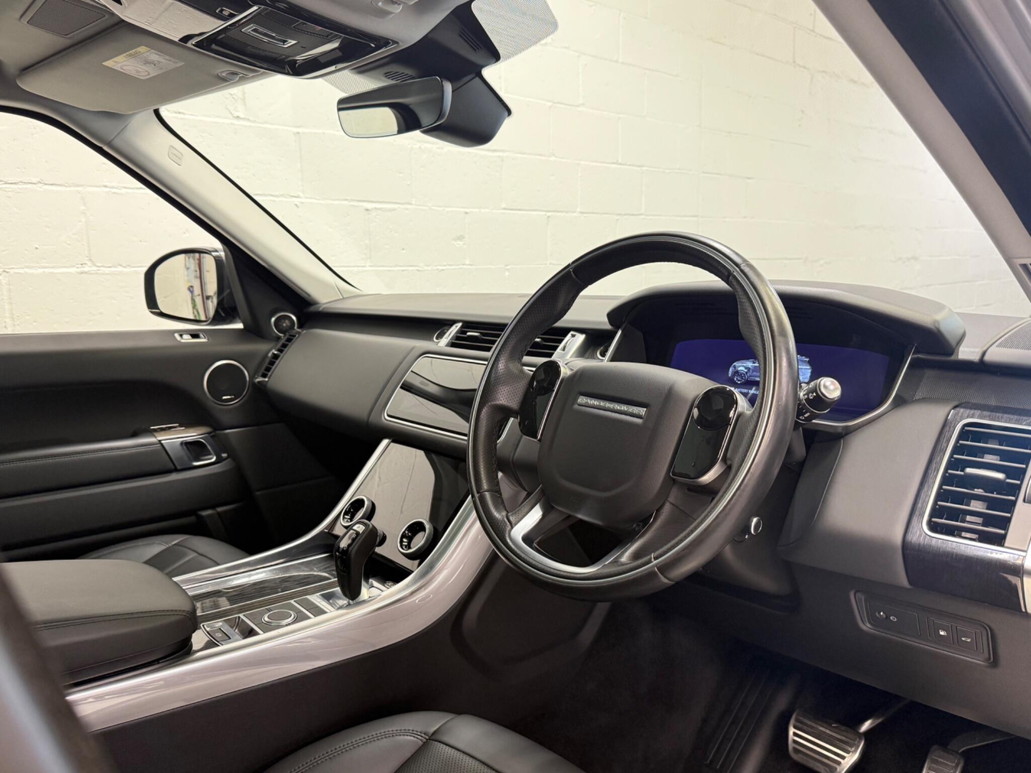 Land Rover Range Rover Sport view 4