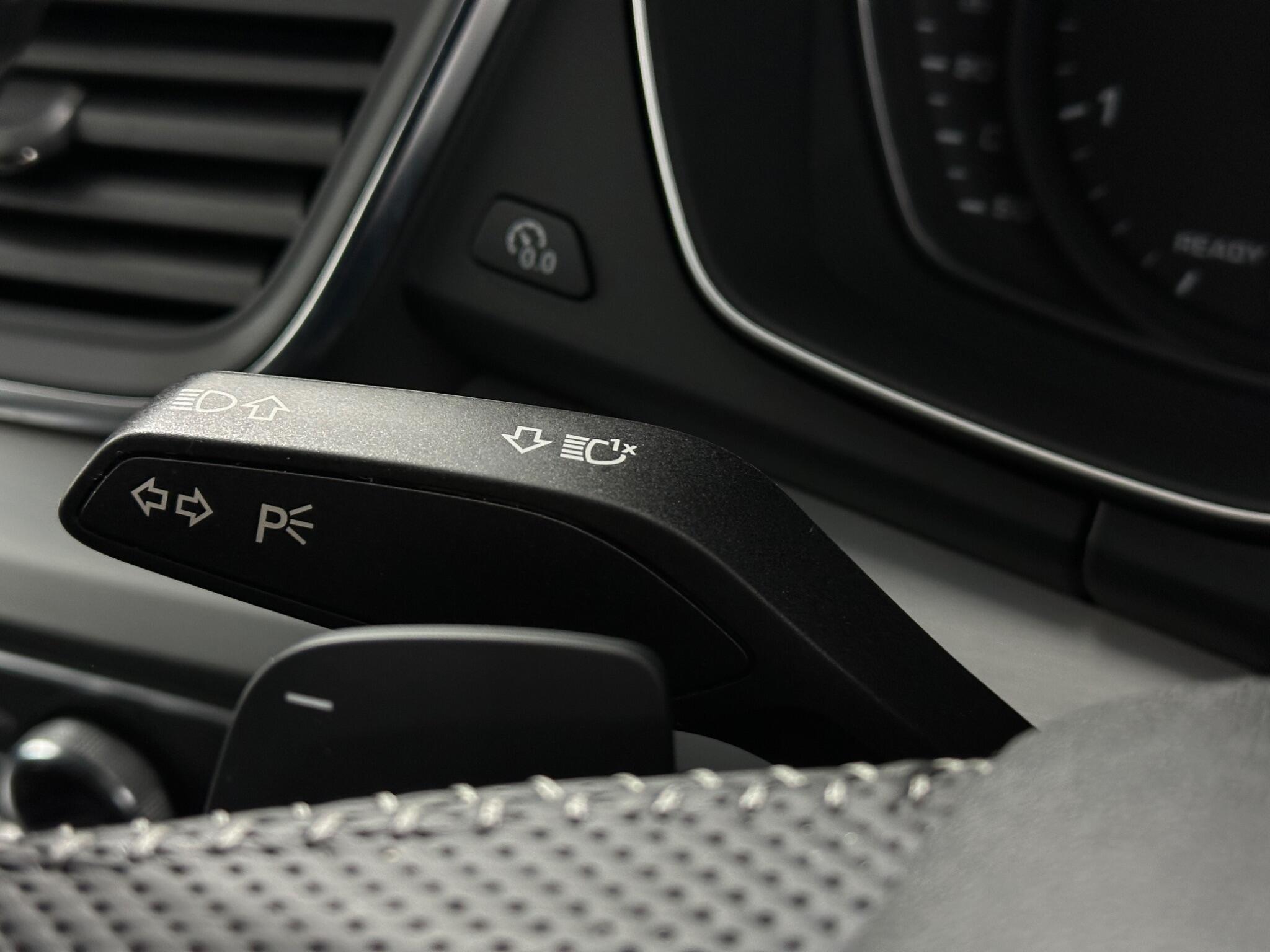 Audi Q5 view 13