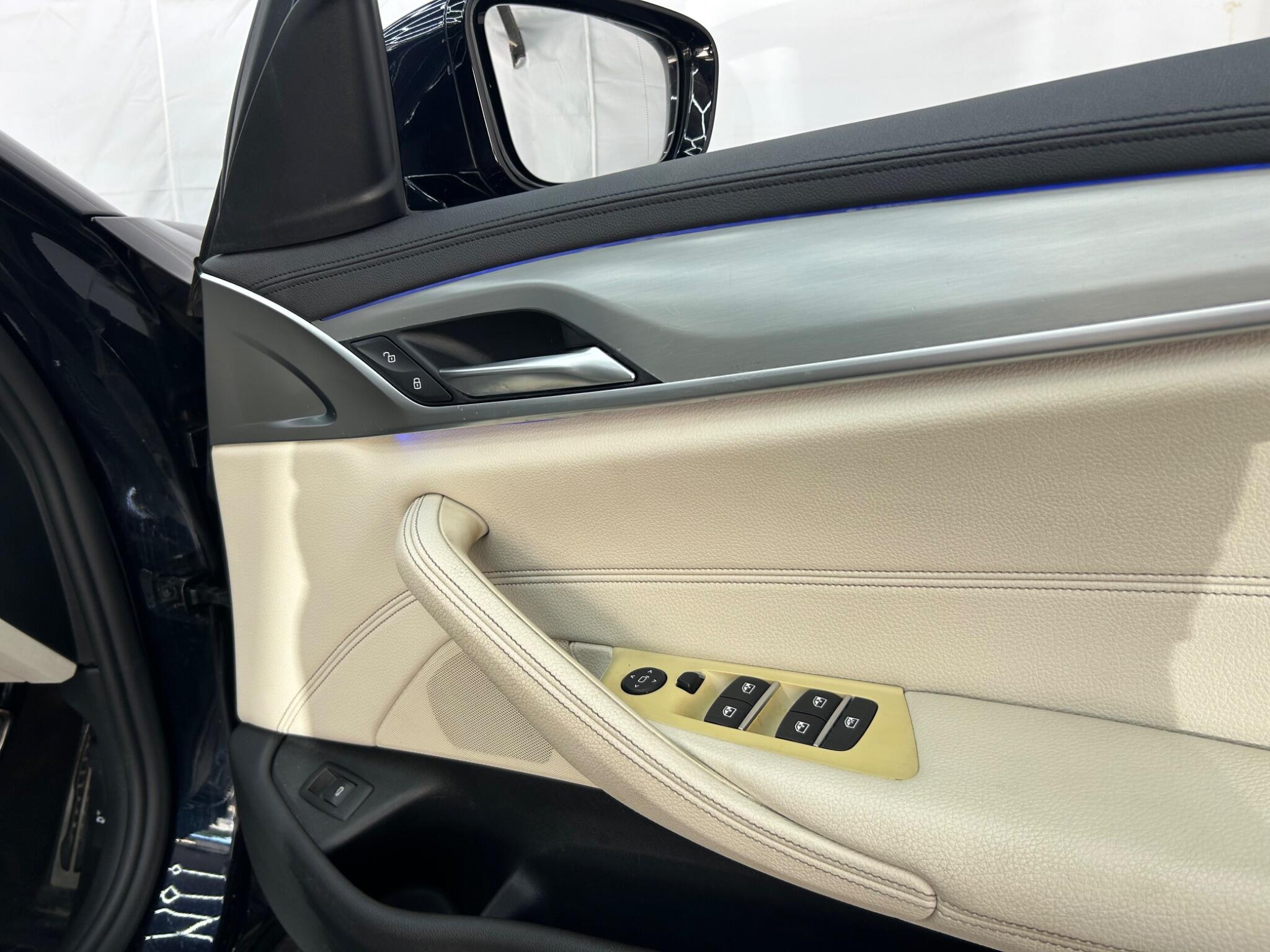 BMW 5 Series view 28