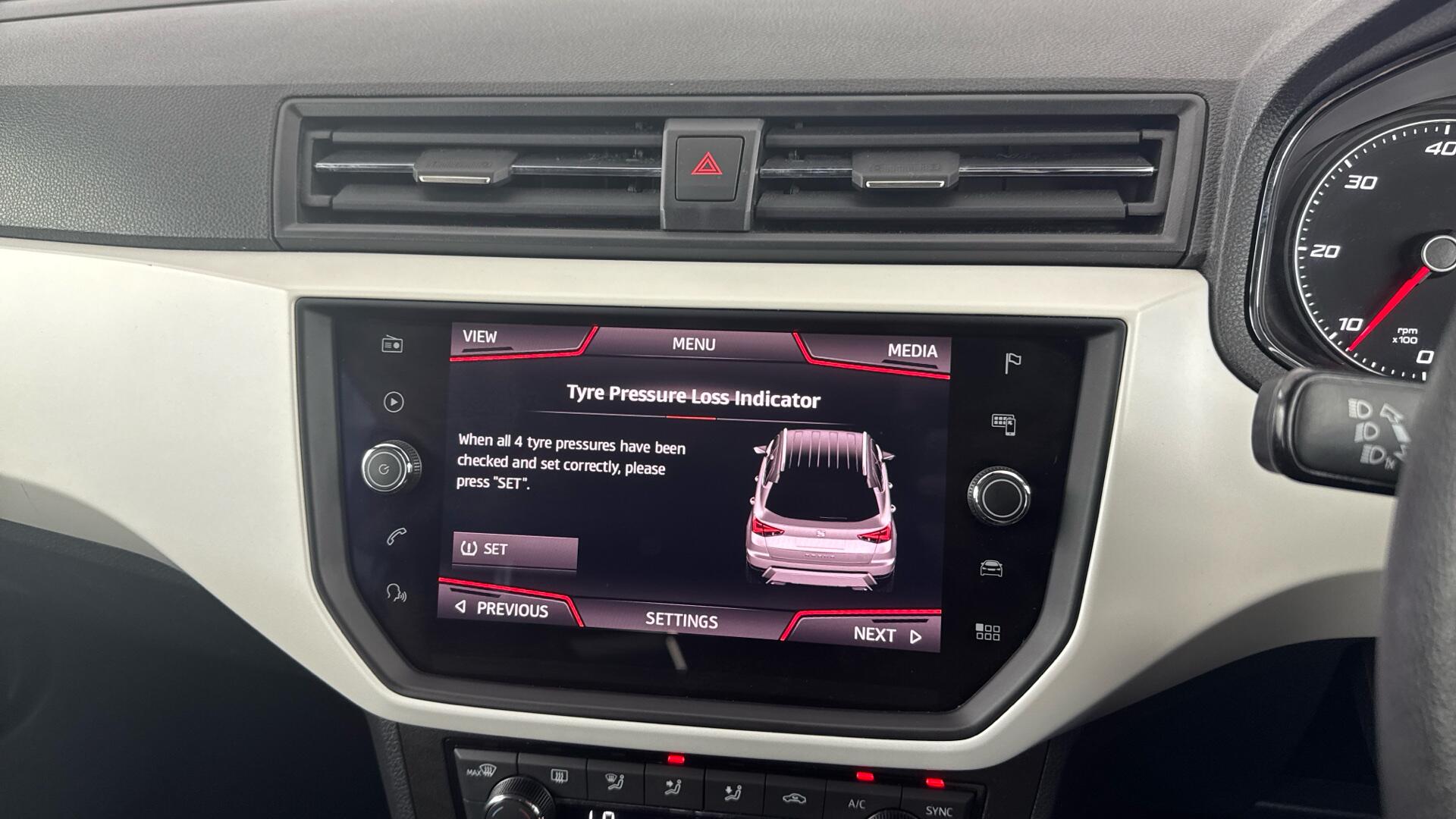 Seat Arona view 32