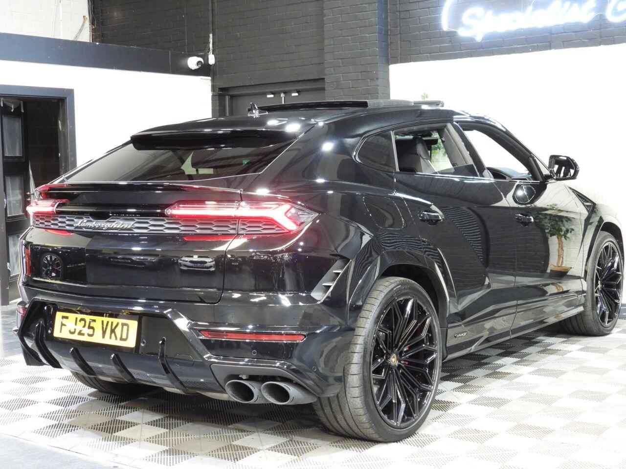 Lamborghini Urus view 83