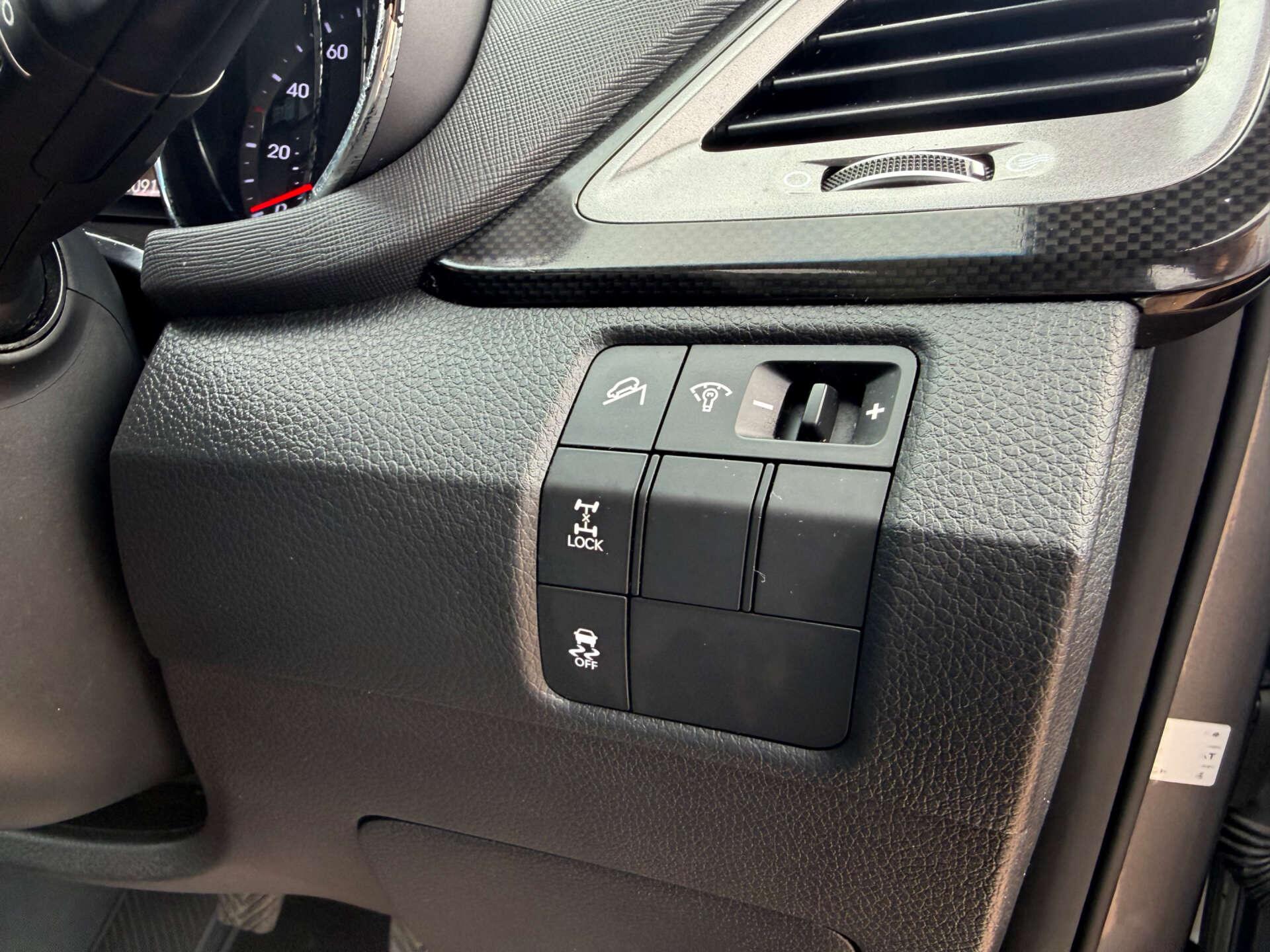 Hyundai Santa FE view 38