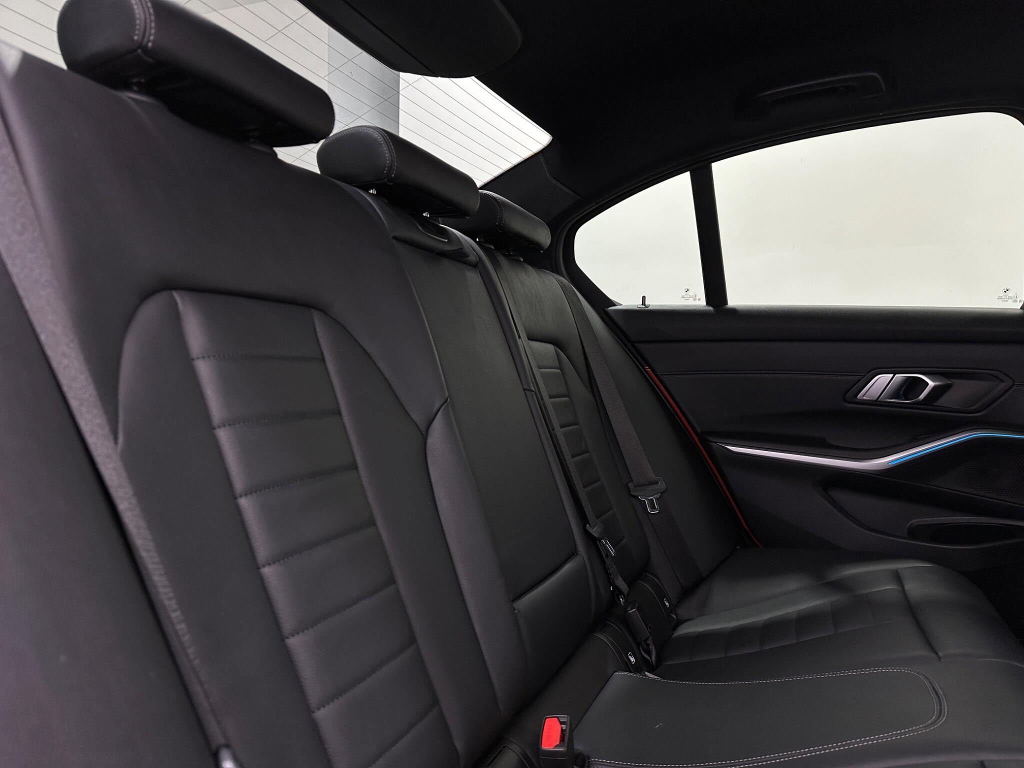 BMW 3 Series view 45