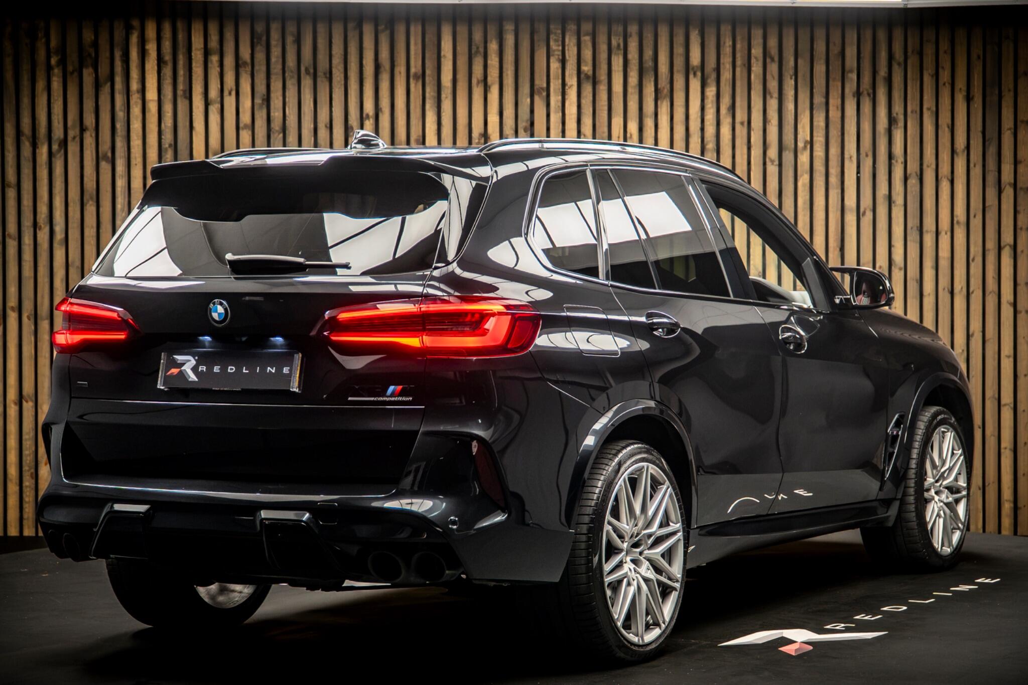 BMW X5 M view 4