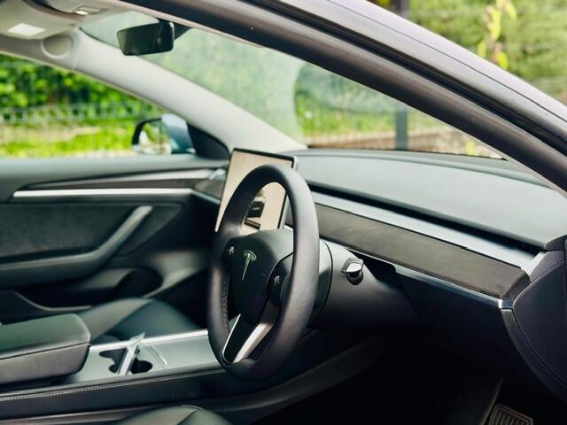 Tesla Model 3 view 20