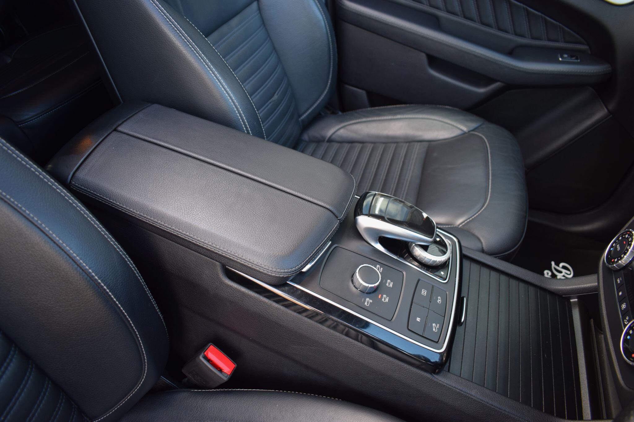Mercedes-Benz GLE view 11