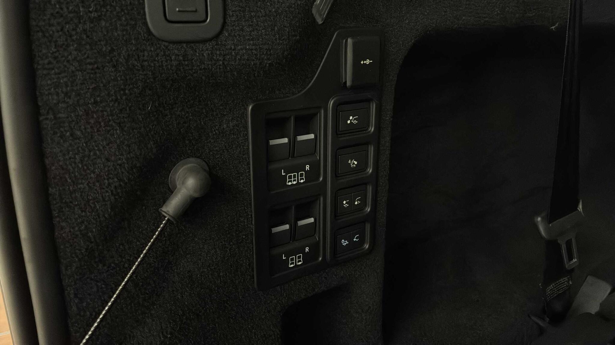Land Rover Discovery view 36
