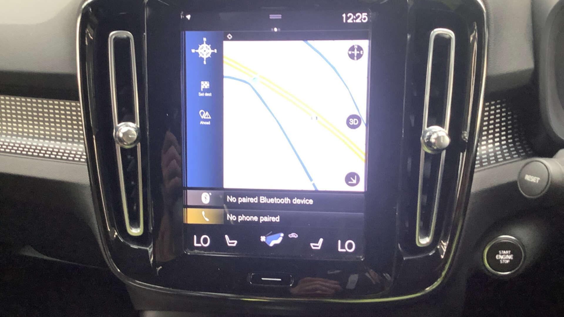 Volvo XC40 view 14