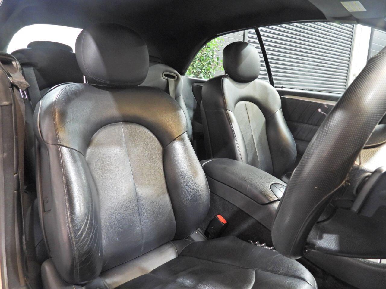 Mercedes-Benz CLK view 26