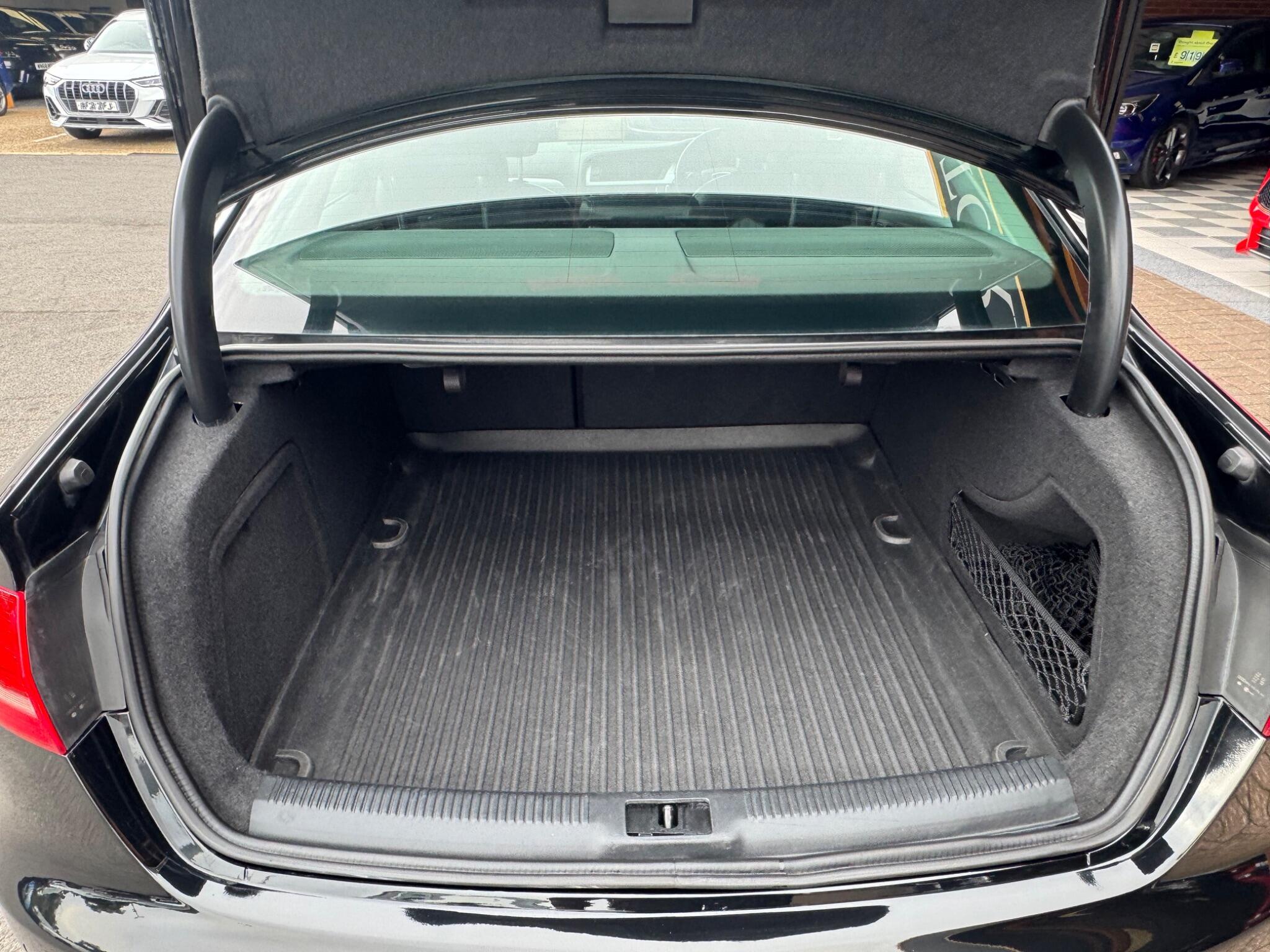 Audi A4 view 9