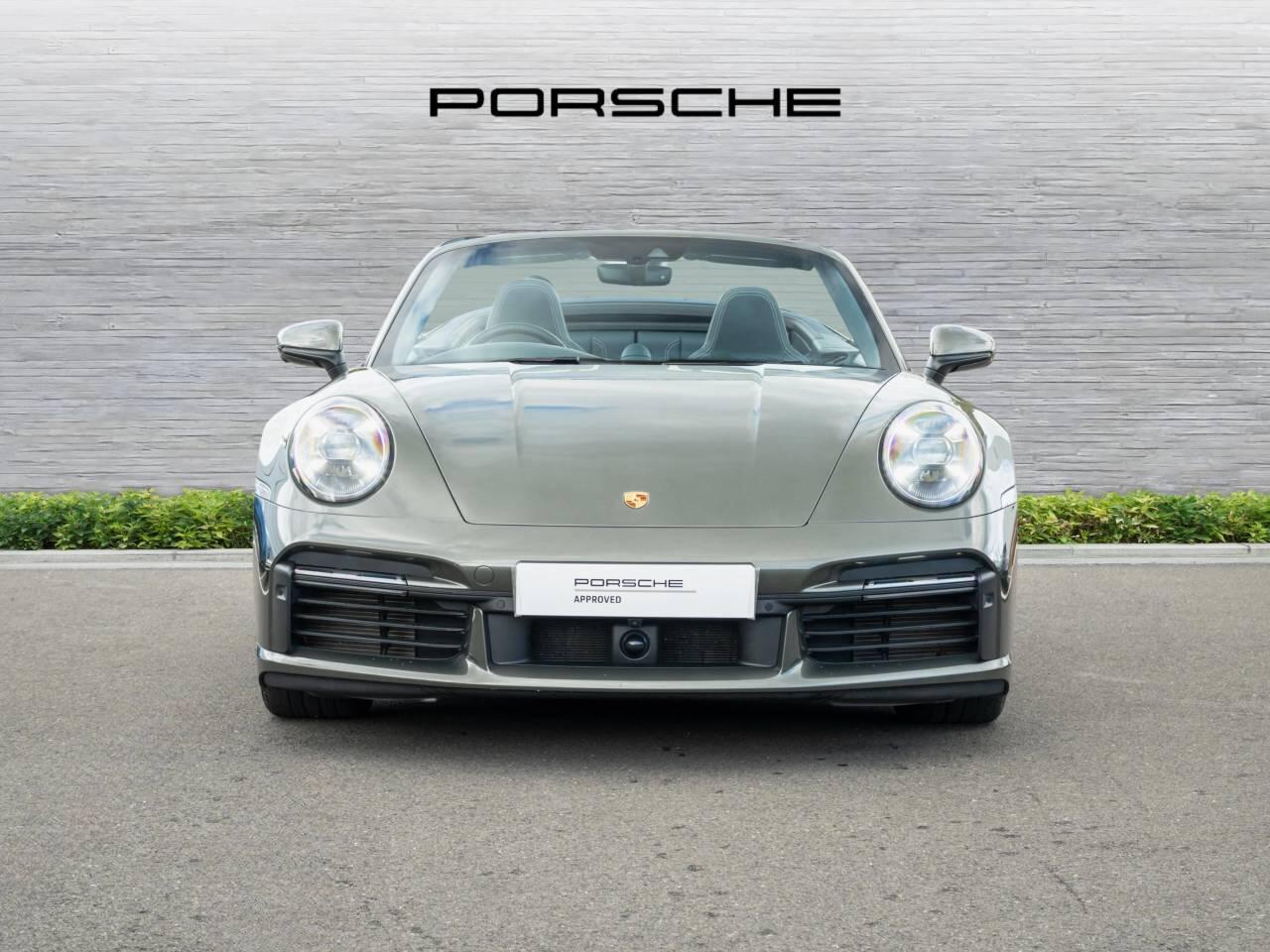 Porsche 911 view 6