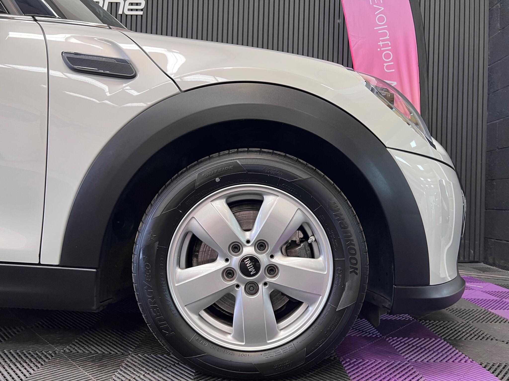 Mini Hatch view 45