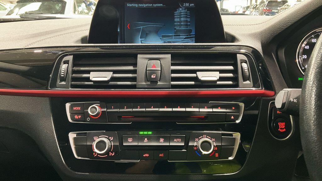 BMW 1 Series view 10