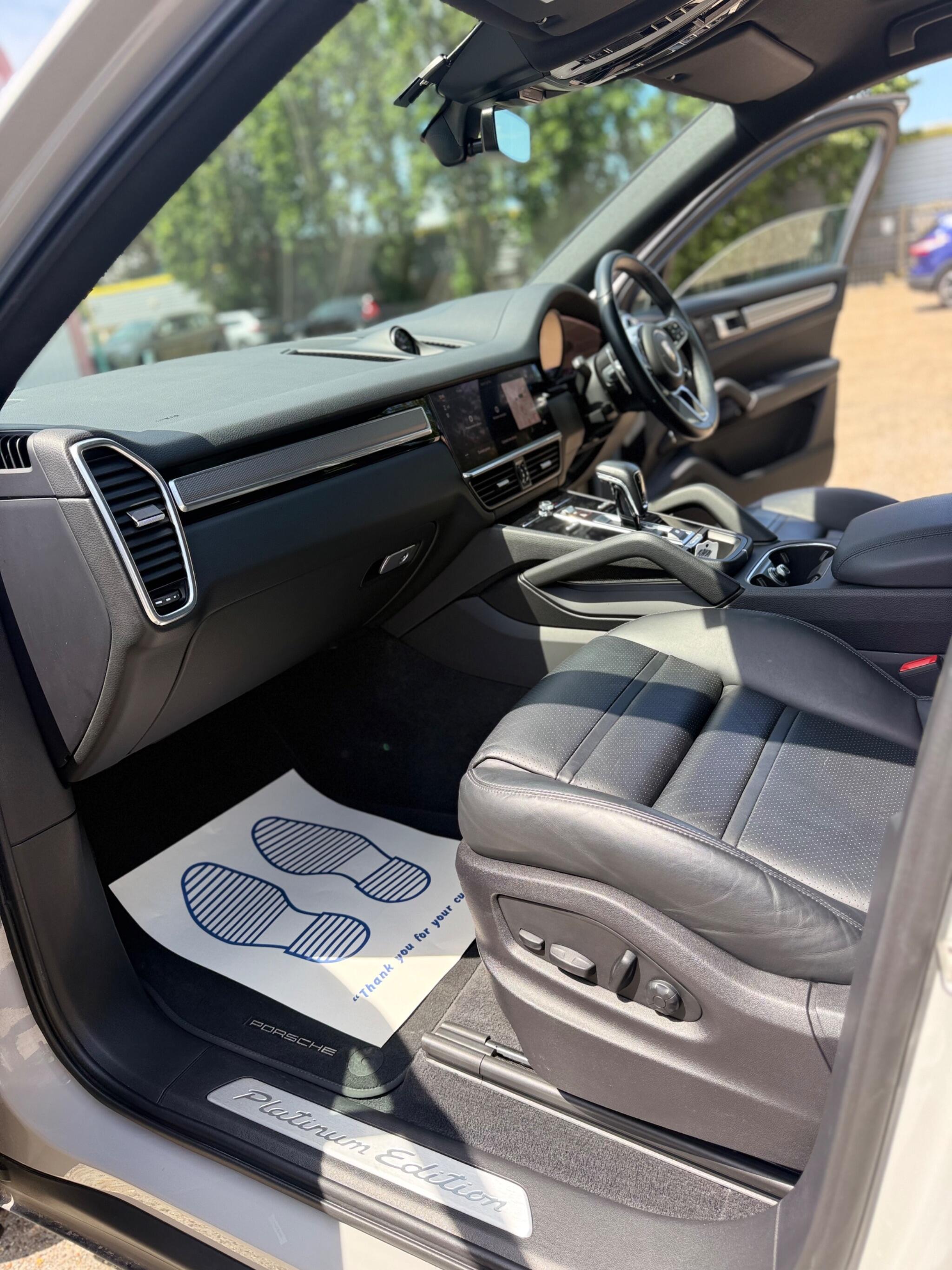 Porsche Cayenne view 28