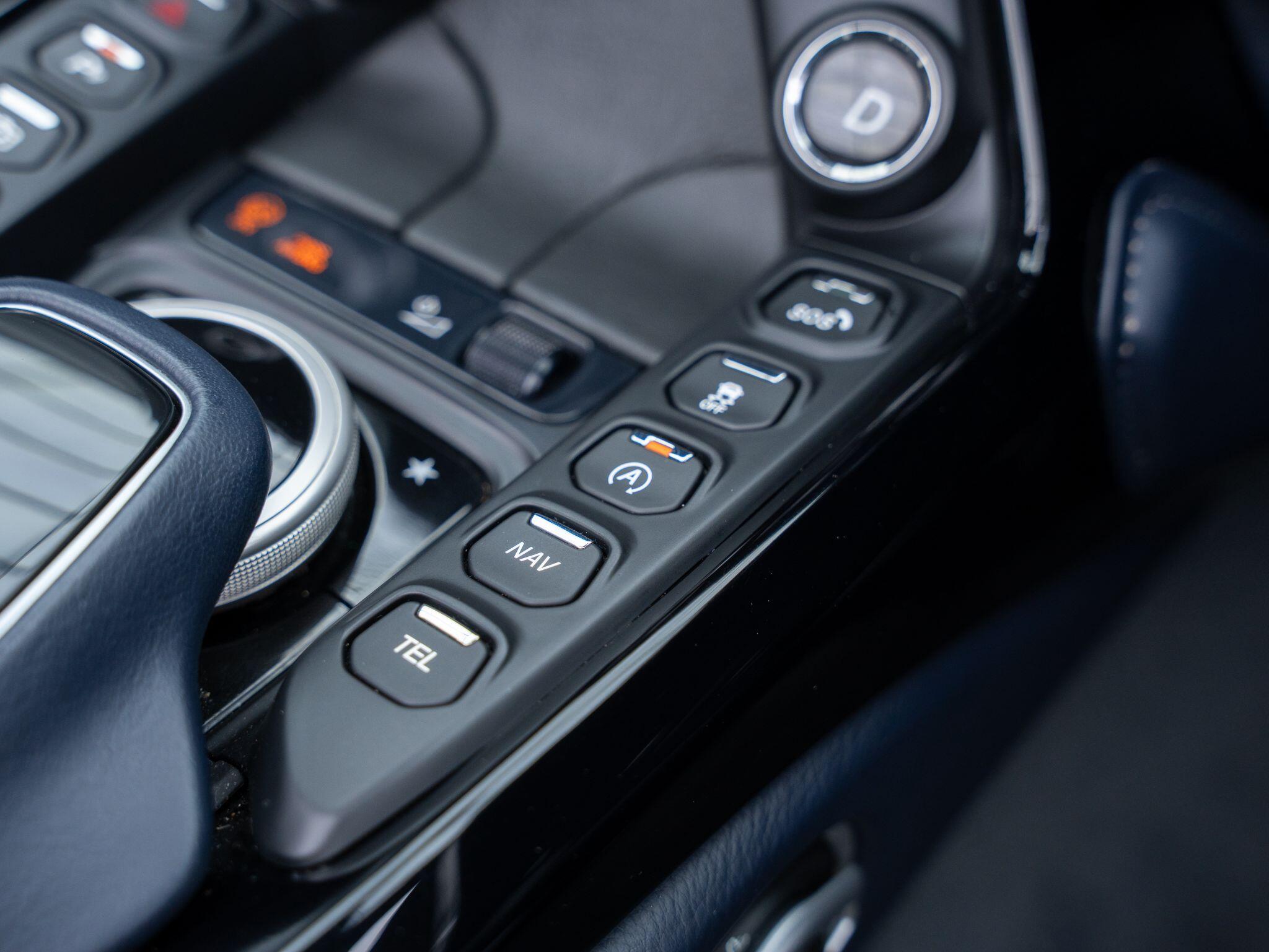 Aston Martin Vantage view 18