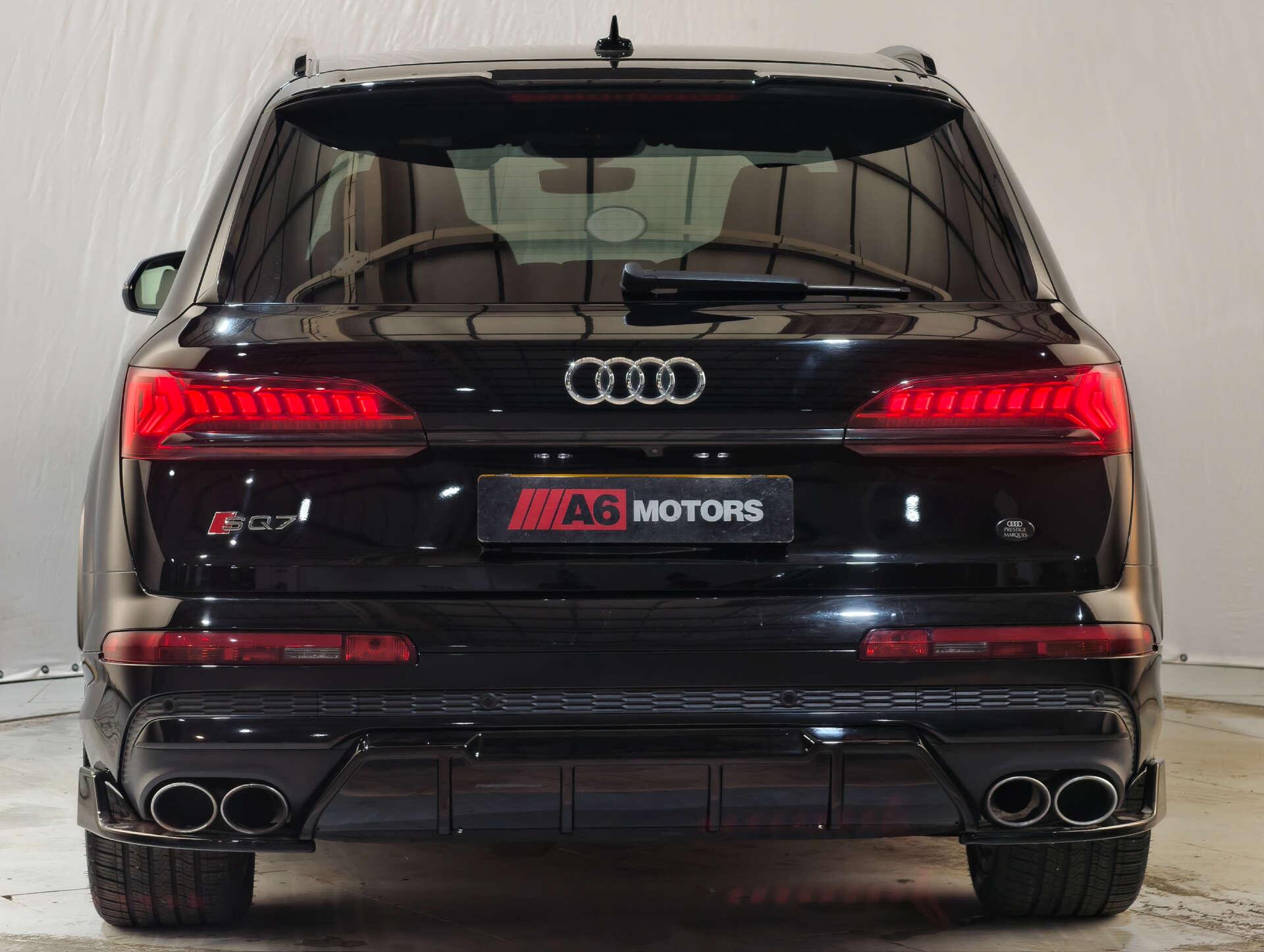 Audi SQ7 view 13