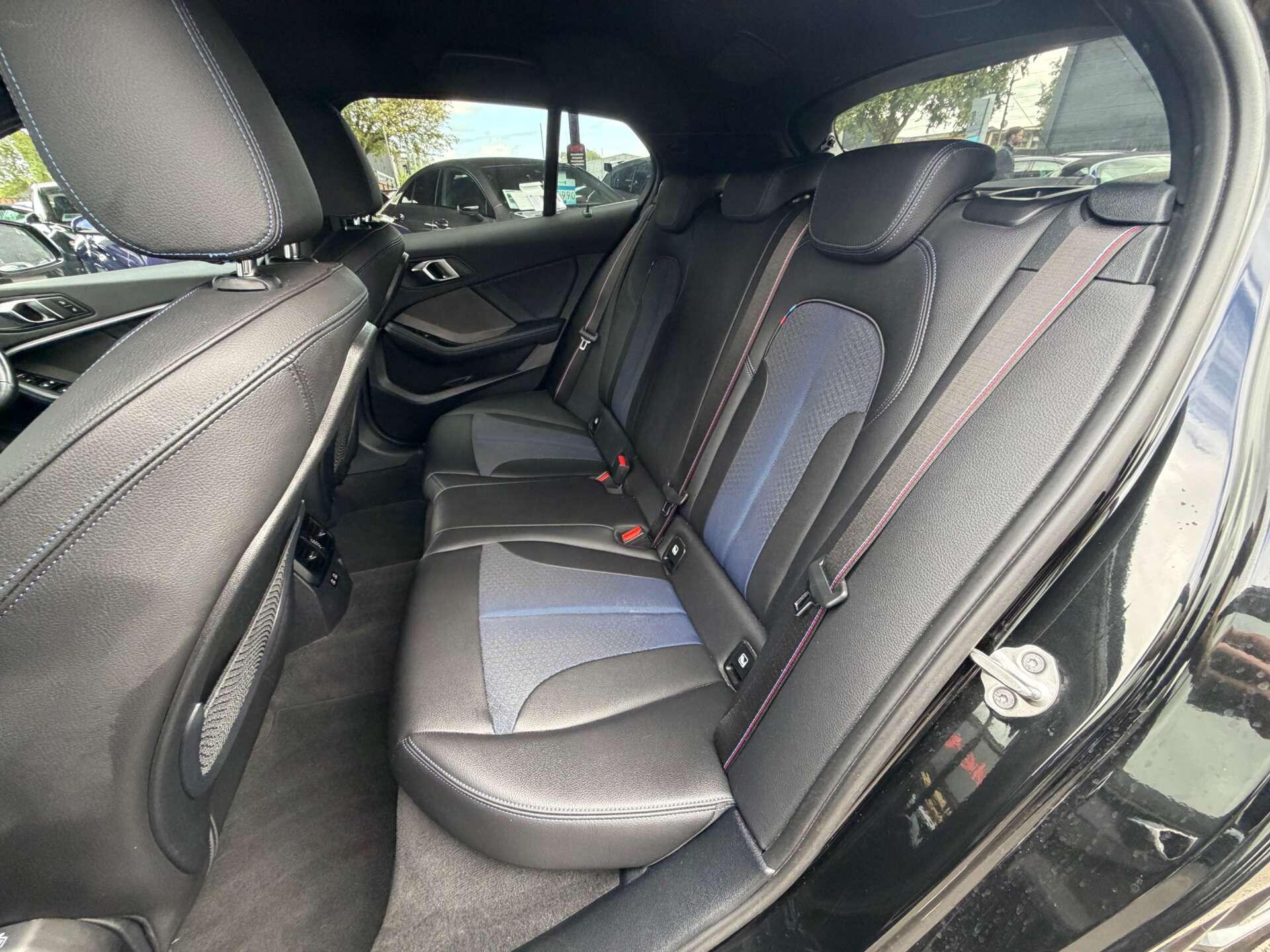 BMW 1 Series view 19