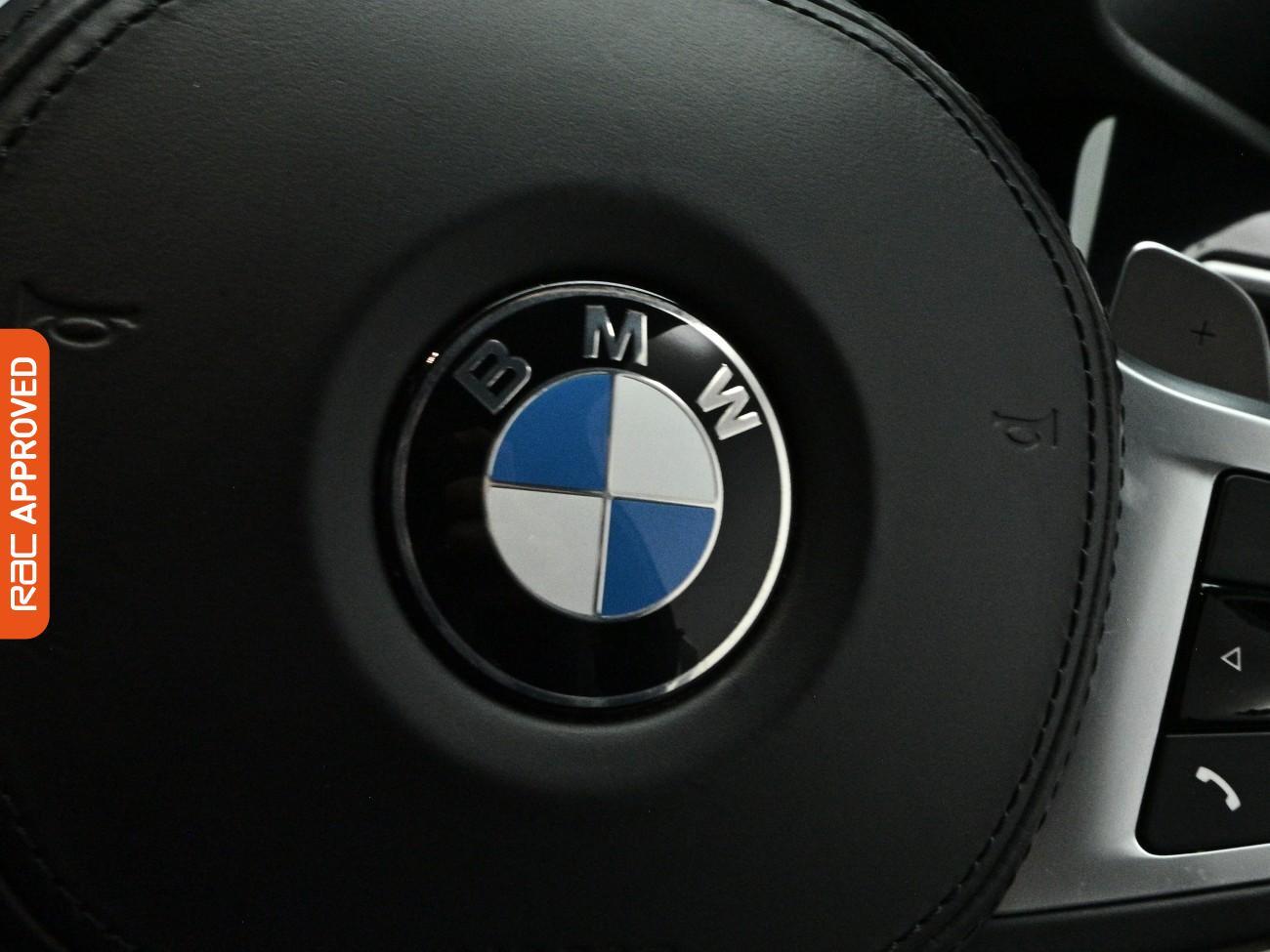 BMW 3 Series view 24