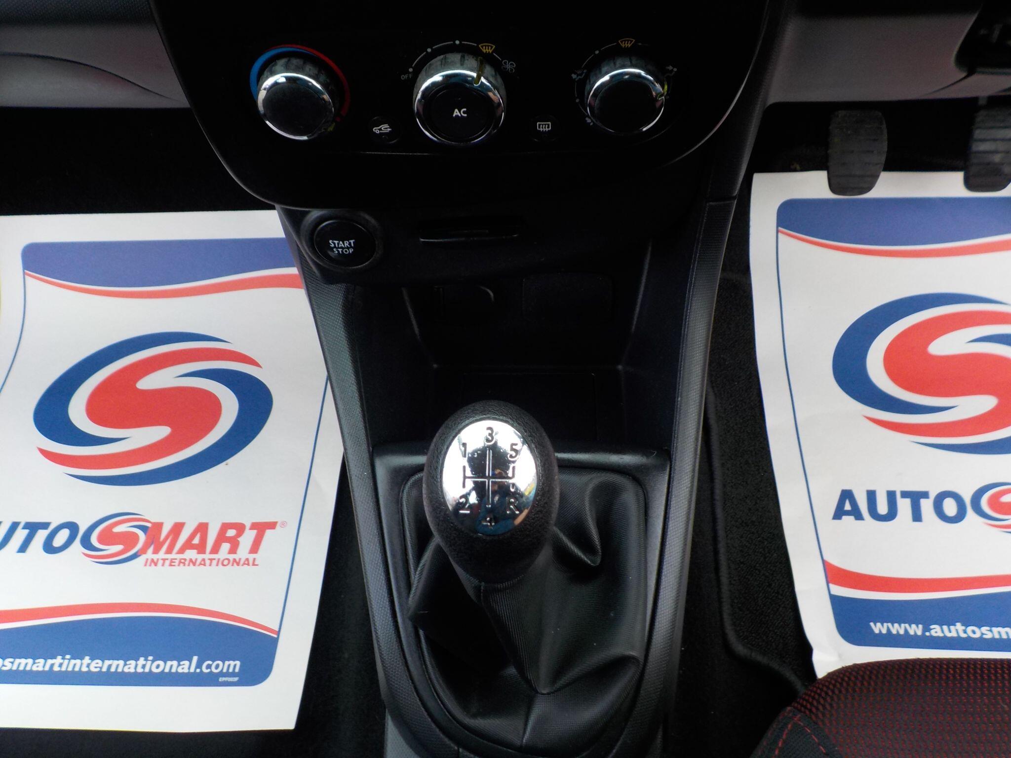 Renault Clio 1.2 16V Expression + Euro 5 5dr