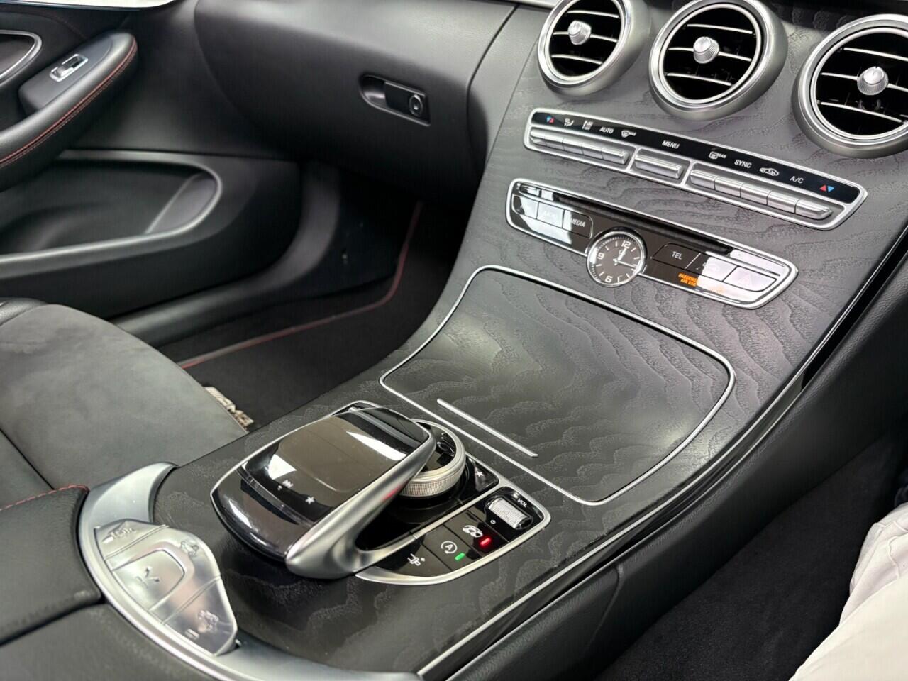 Mercedes-Benz C-Class view 35
